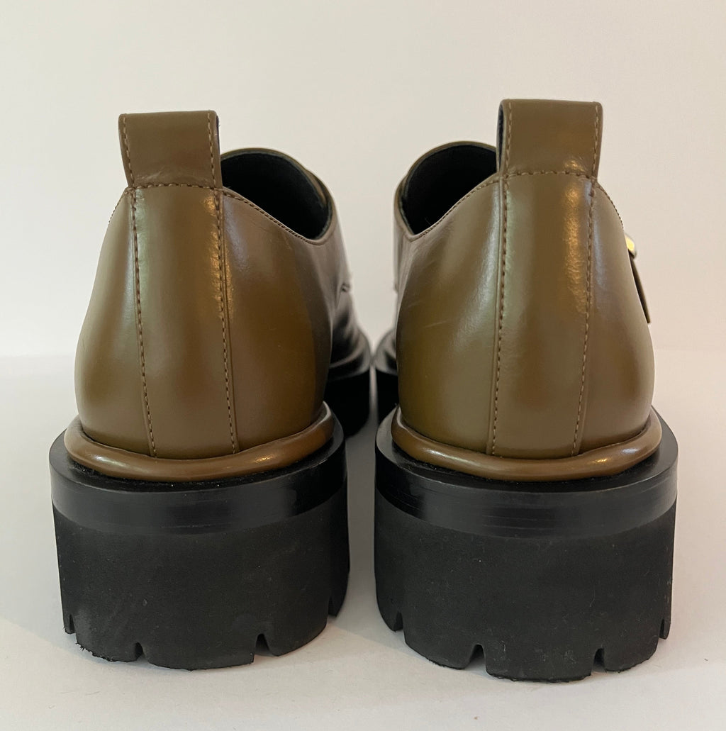 Alpha60 EZRA Loafer in Olive Size 42.