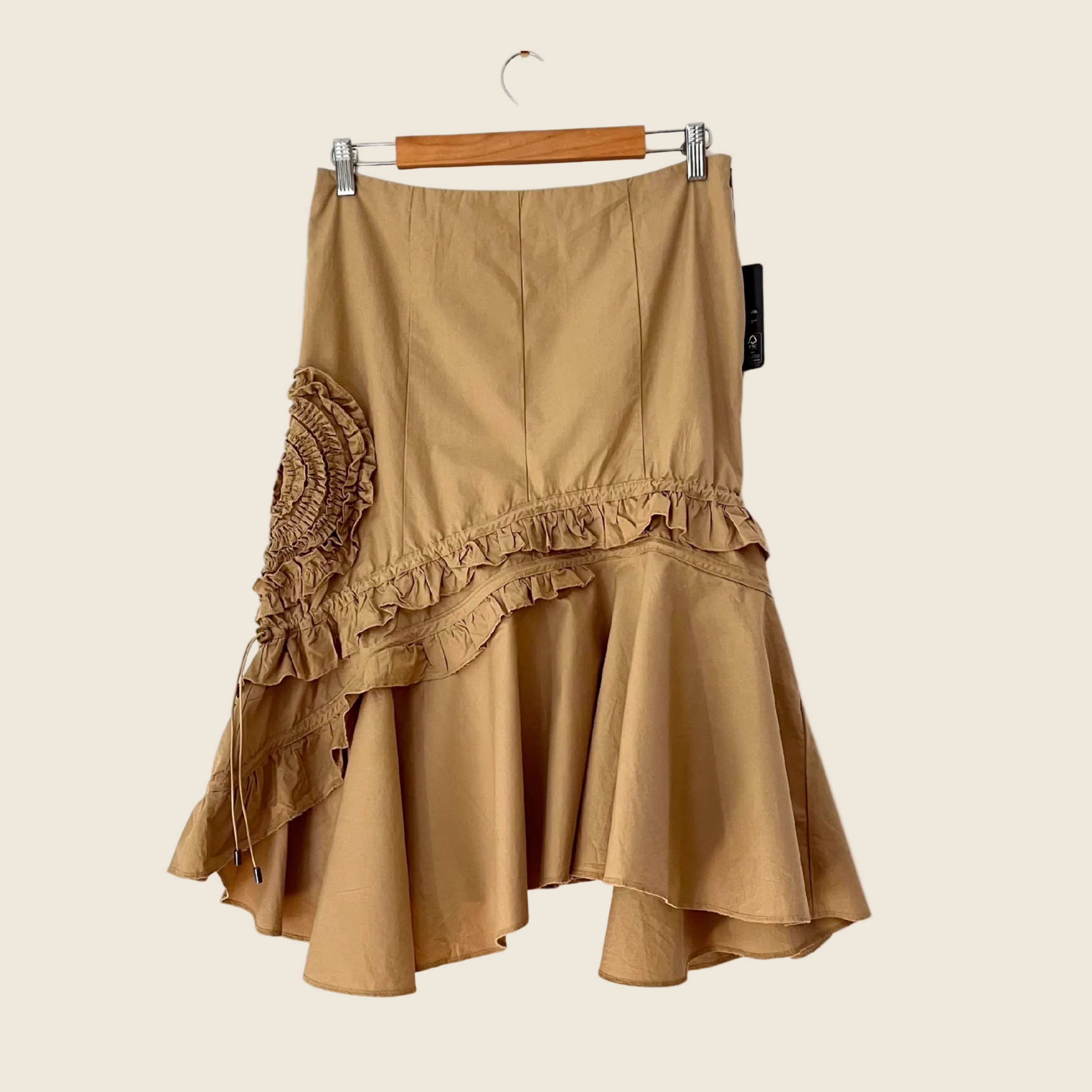 Sculptor BNWT Ruffle Trim Midi Skirt in Beige Size M.