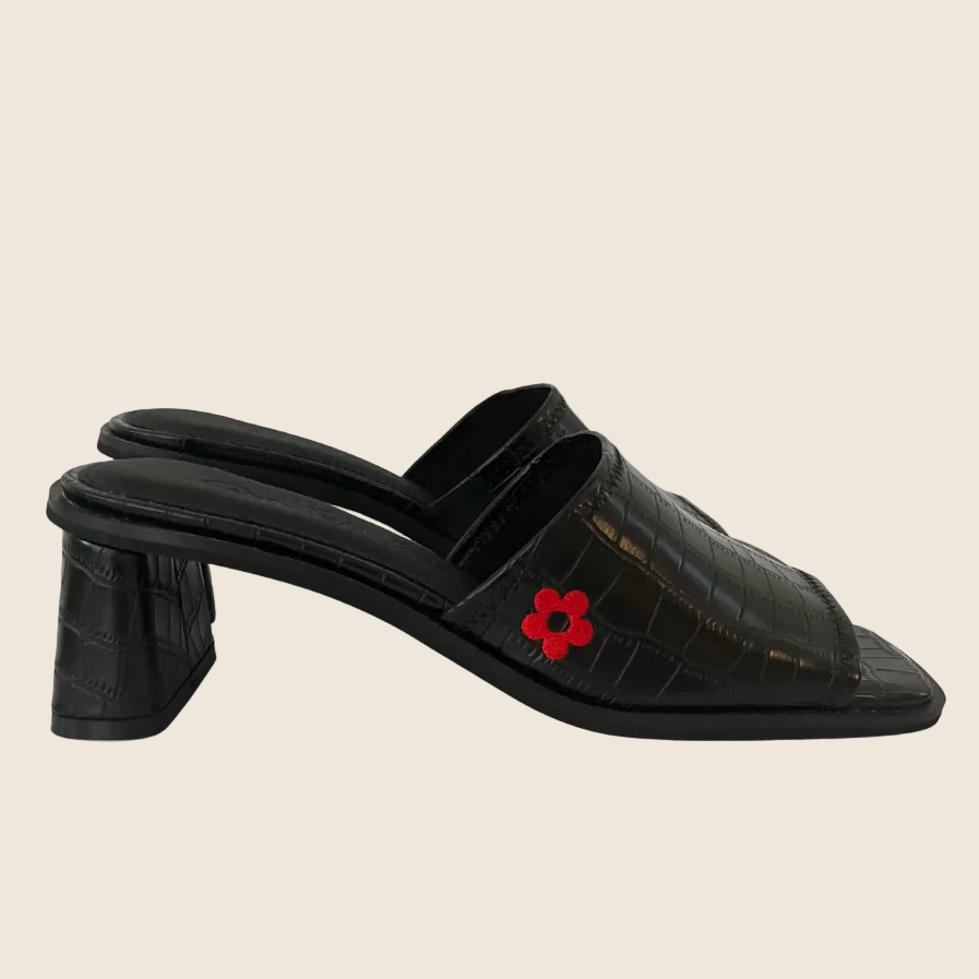 Lisa Says Gah BNWB EM Sandals in Black Croc Size US7/EU37.