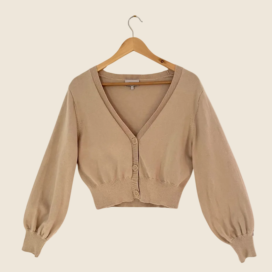 Ginia Cropped Cardigan in Oatmeal Size M.