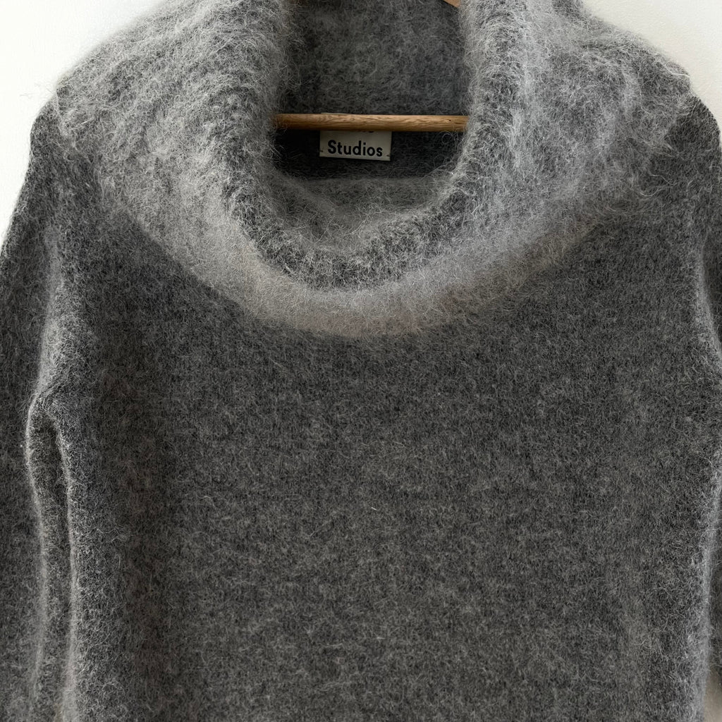 Acne Studios RAZE Mohair Sweater Size XS.