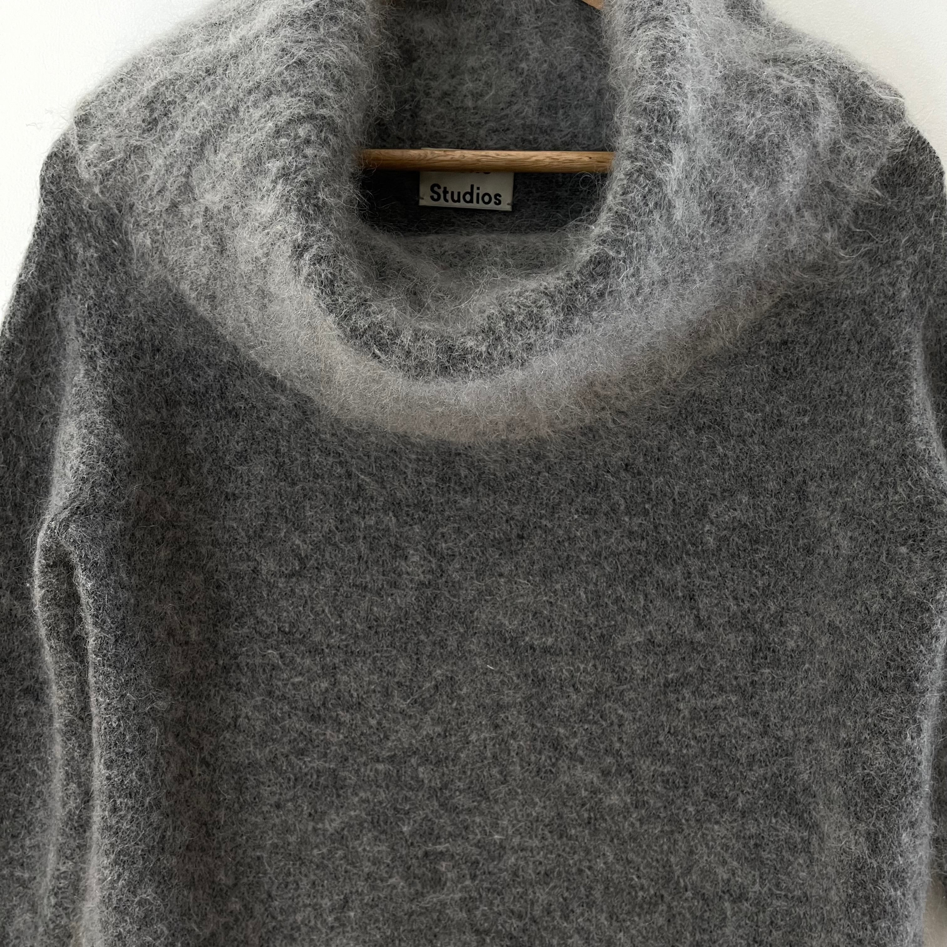 Acne Studios RAZE Mohair Sweater Size XS.