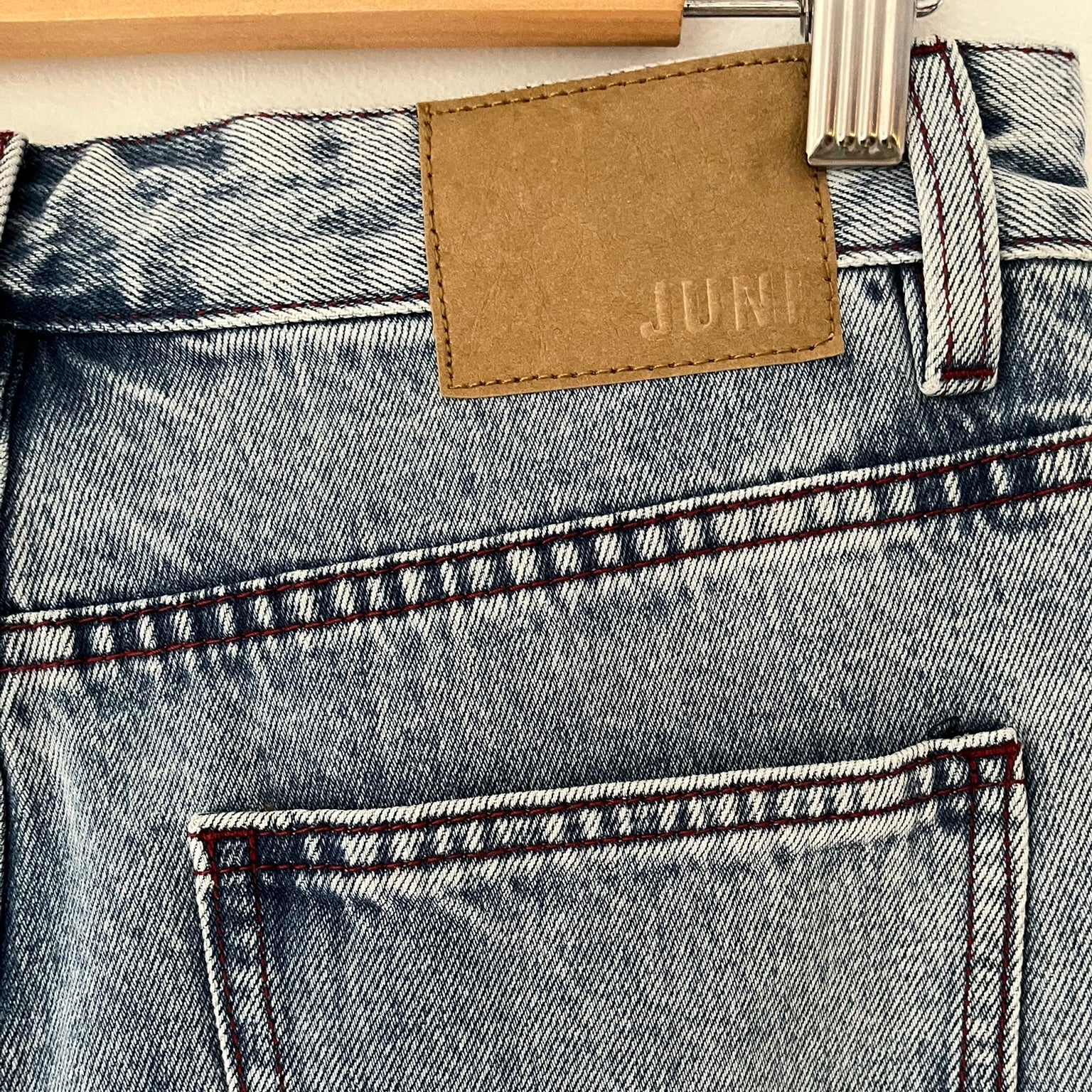 Juni TAYLOR BNWT Jeans in Rose Embroidery.