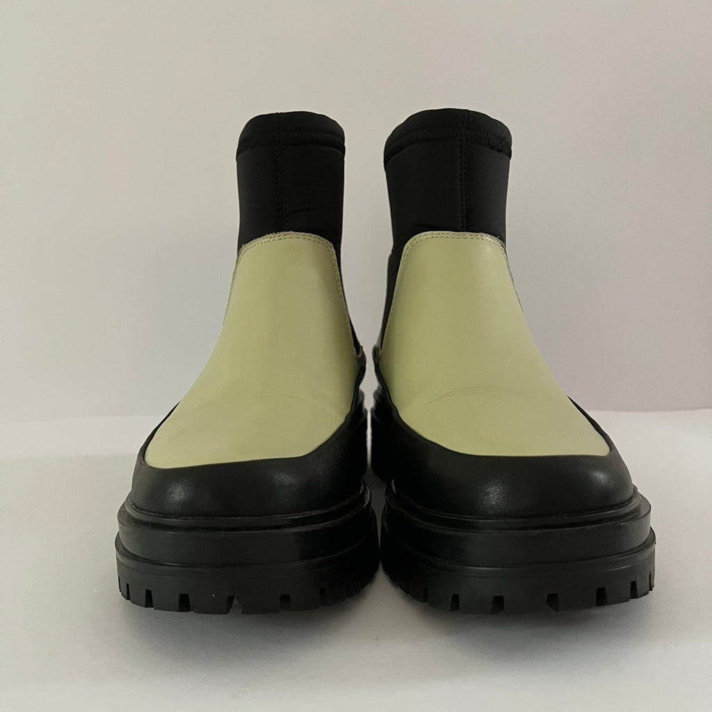 Radical Yes ORION SKIES Boots in Dirty Cream.