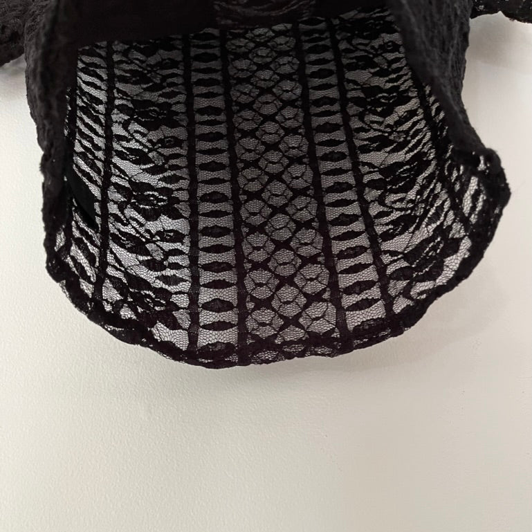 Beasha SOPHIA LACE BABY Tee in Black.