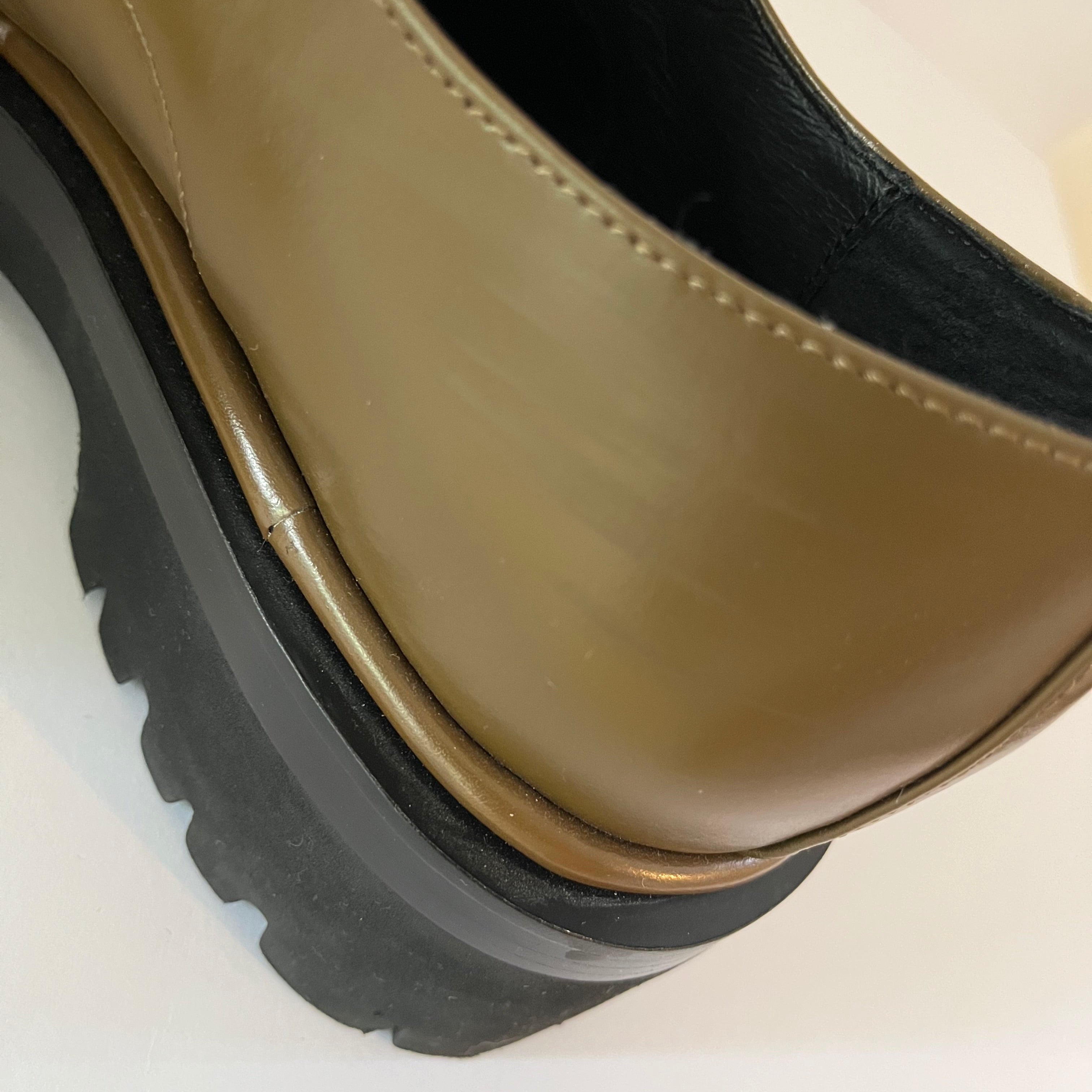 Alpha60 EZRA Loafer in Olive Size 42.