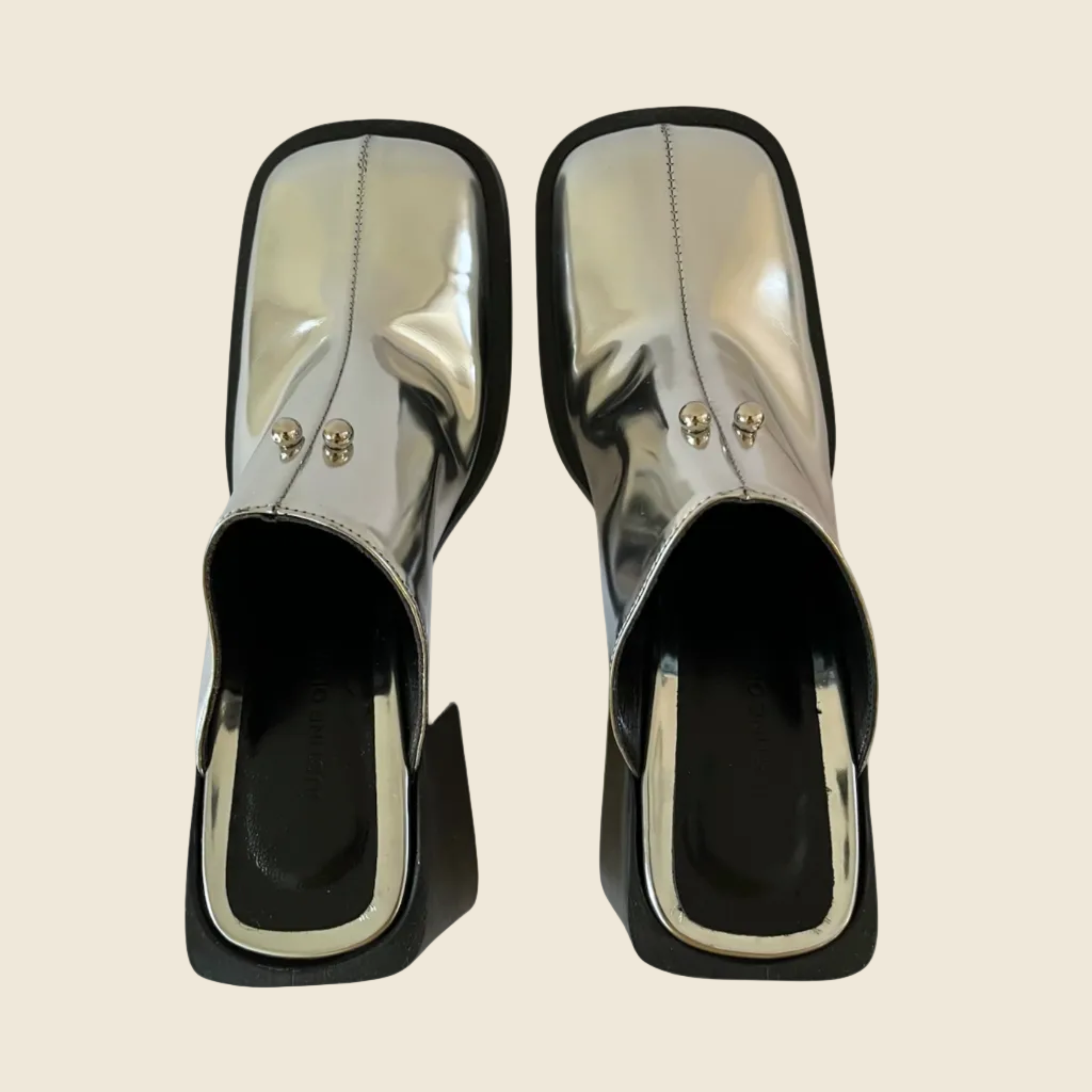 Justine Clenquet BNWB RAYA Mules in Silver Size IT37/US7/UK4.