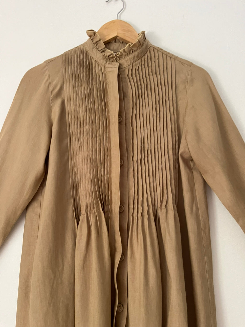 Morton Mac Linen Shirt Dress in Light Brown.