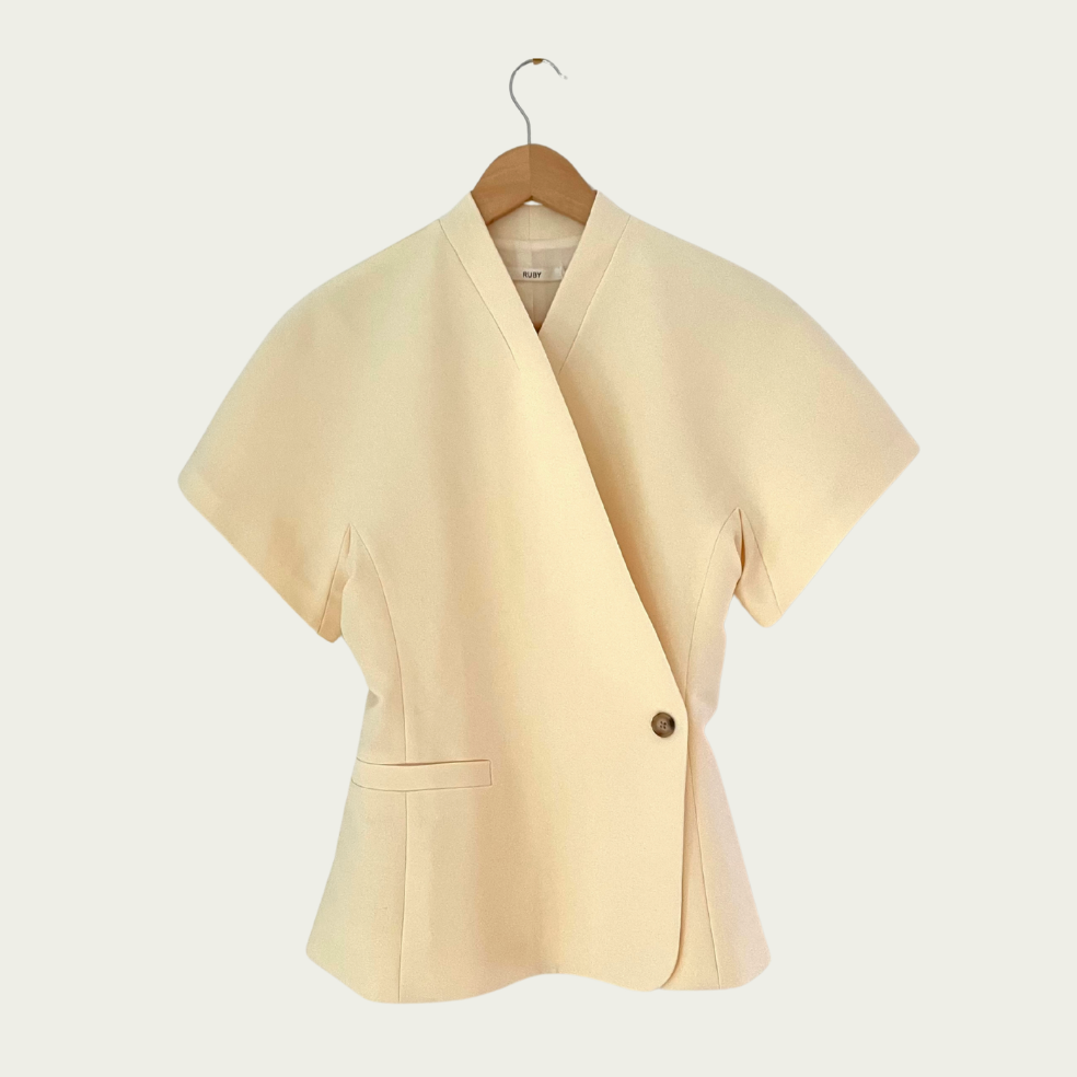 Ruby NZ BNWT COCO Short Sleeve Blazer Blouse Size 6/XS.