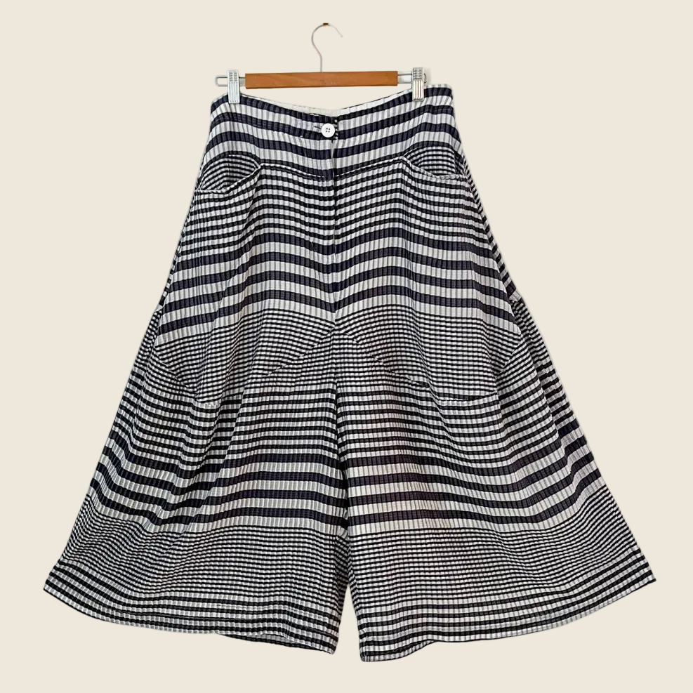 Alpha60 Wide Leg Cropped Pants Size S.