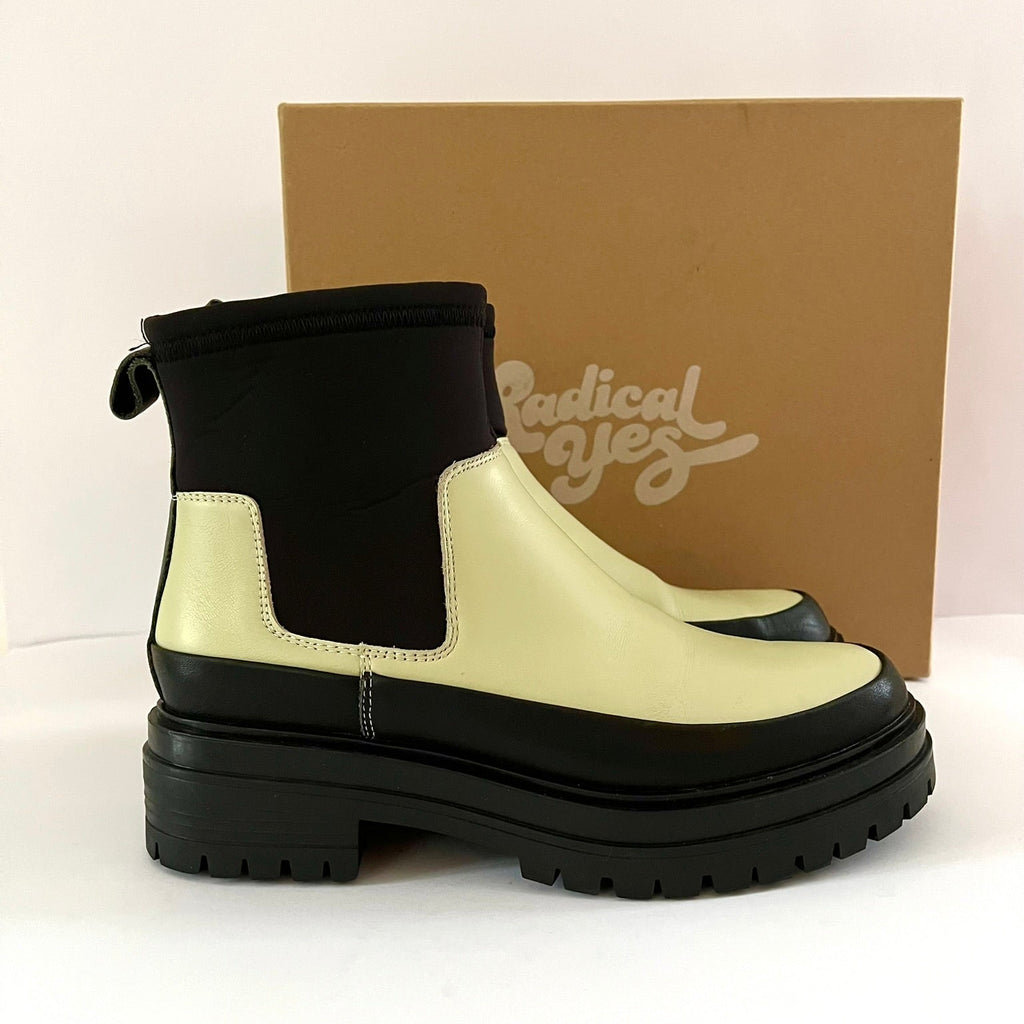 Radical Yes ORION SKIES Boots in Dirty Cream.