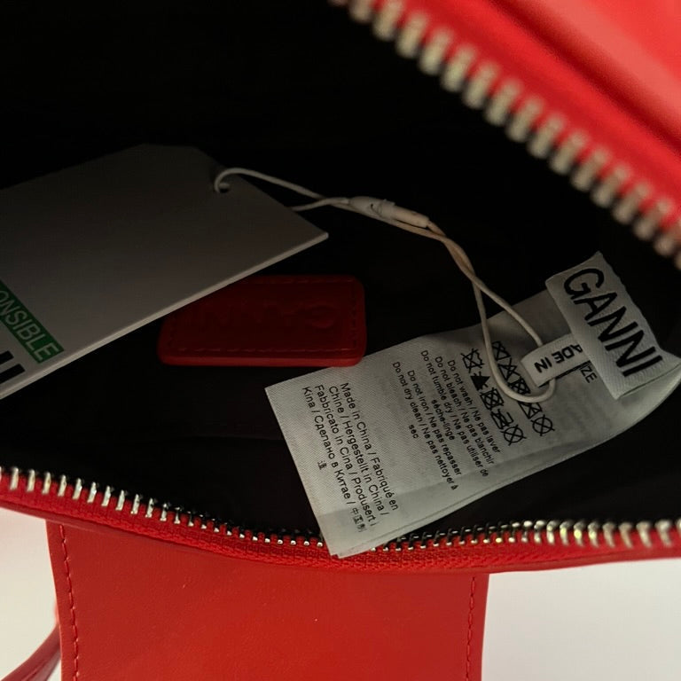 Ganni BNWT Small BUCKY Crossbody Bag in Racing Red.
