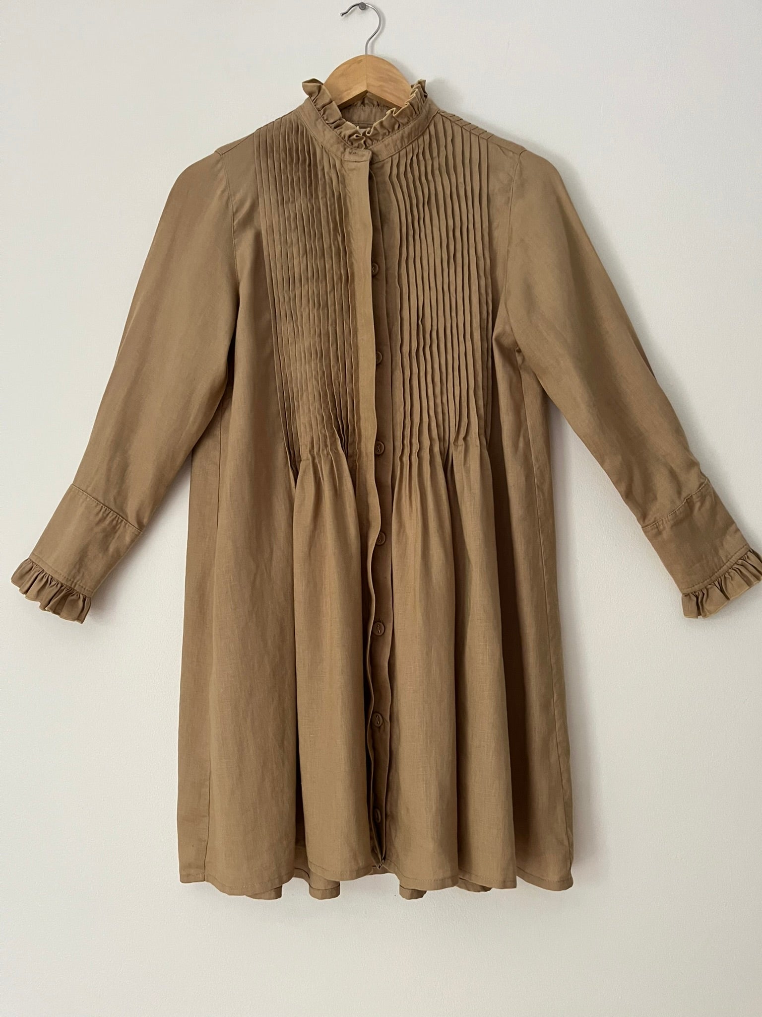 Morton Mac Linen Shirt Dress in Light Brown.