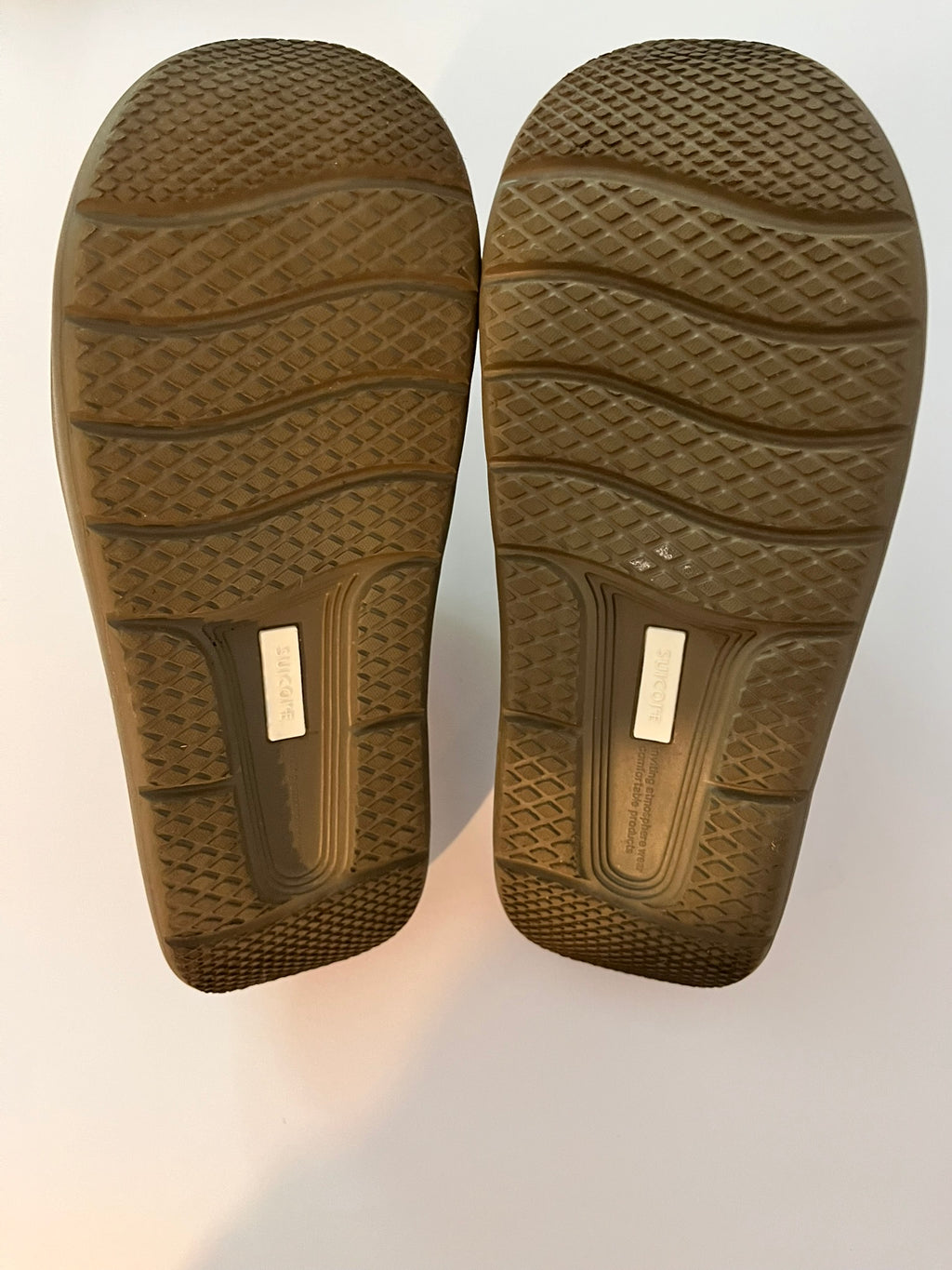 Suicoke POLK Split-toe Sandals in Olive Green.