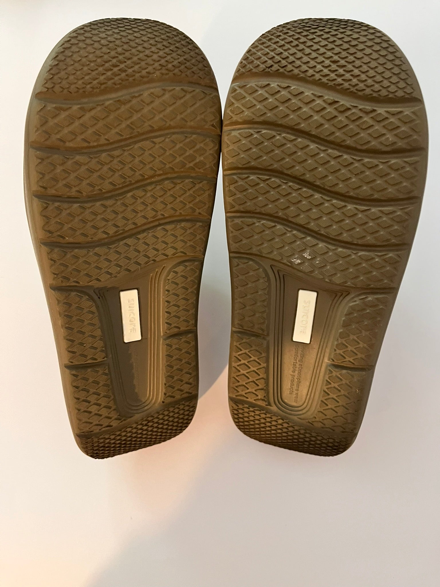 Suicoke POLK Split-toe Sandals in Olive Green.