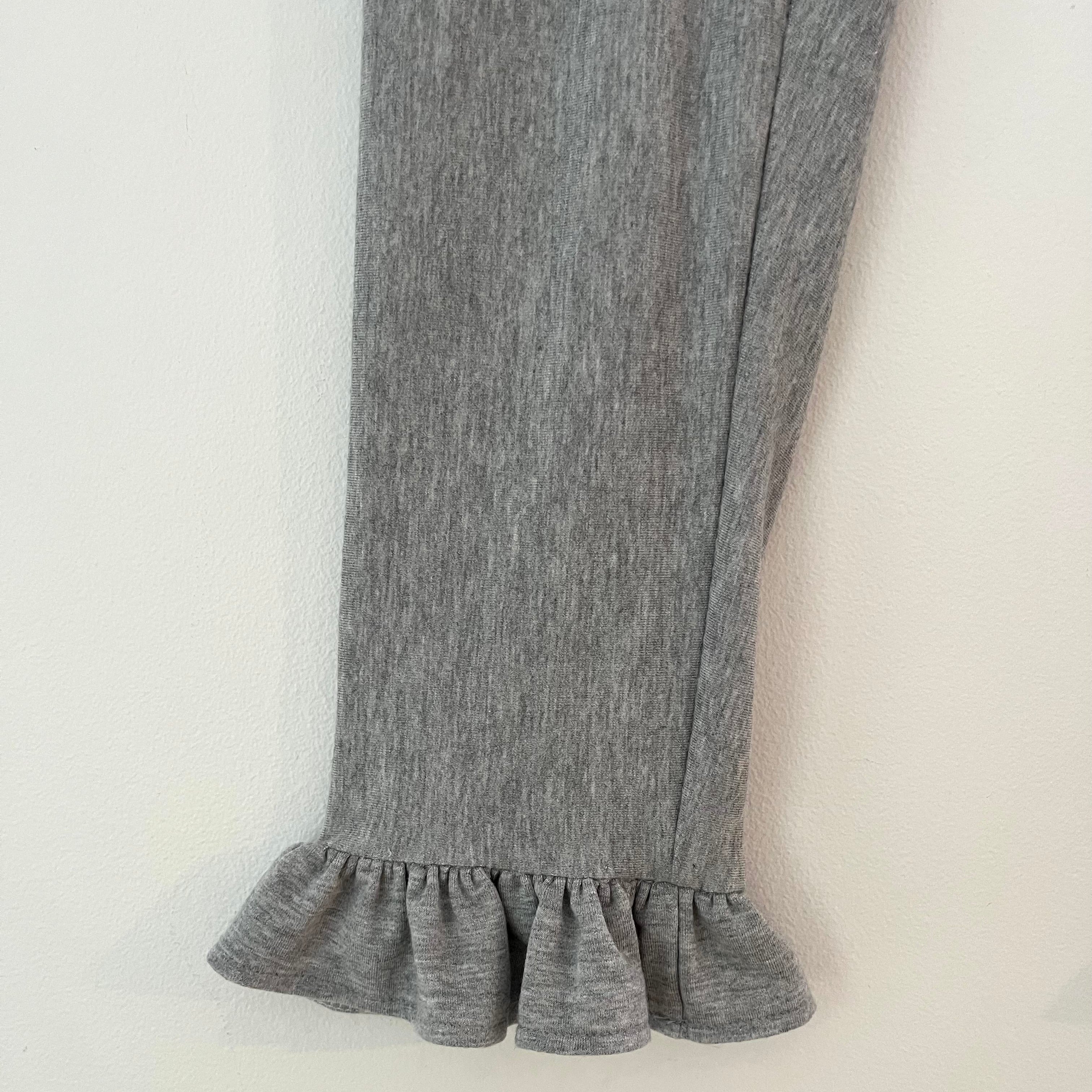 Alix Higgins Ruffle Capris Size XS.