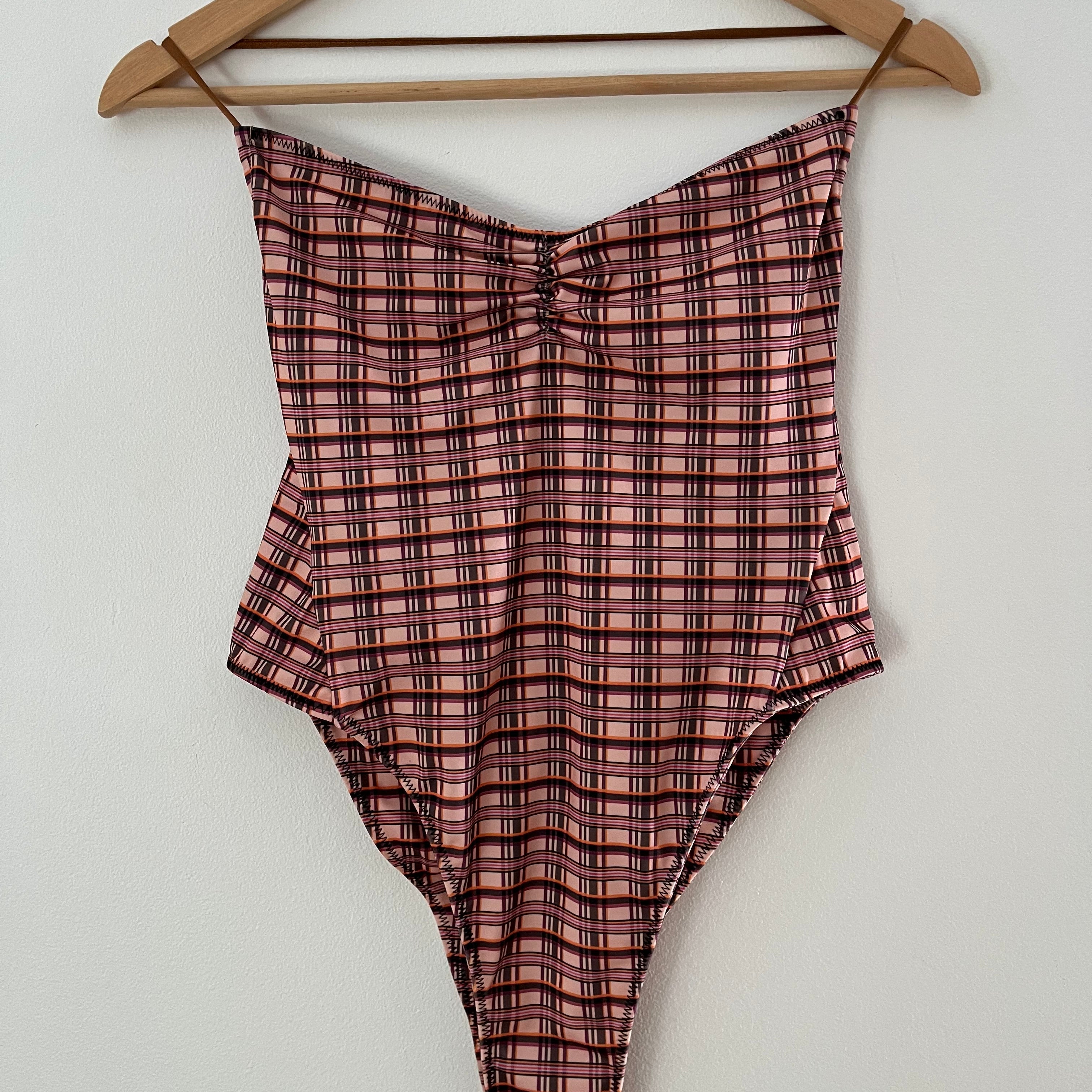 Apres Studios BNWT CINDY One Piece Swimwear Size M.