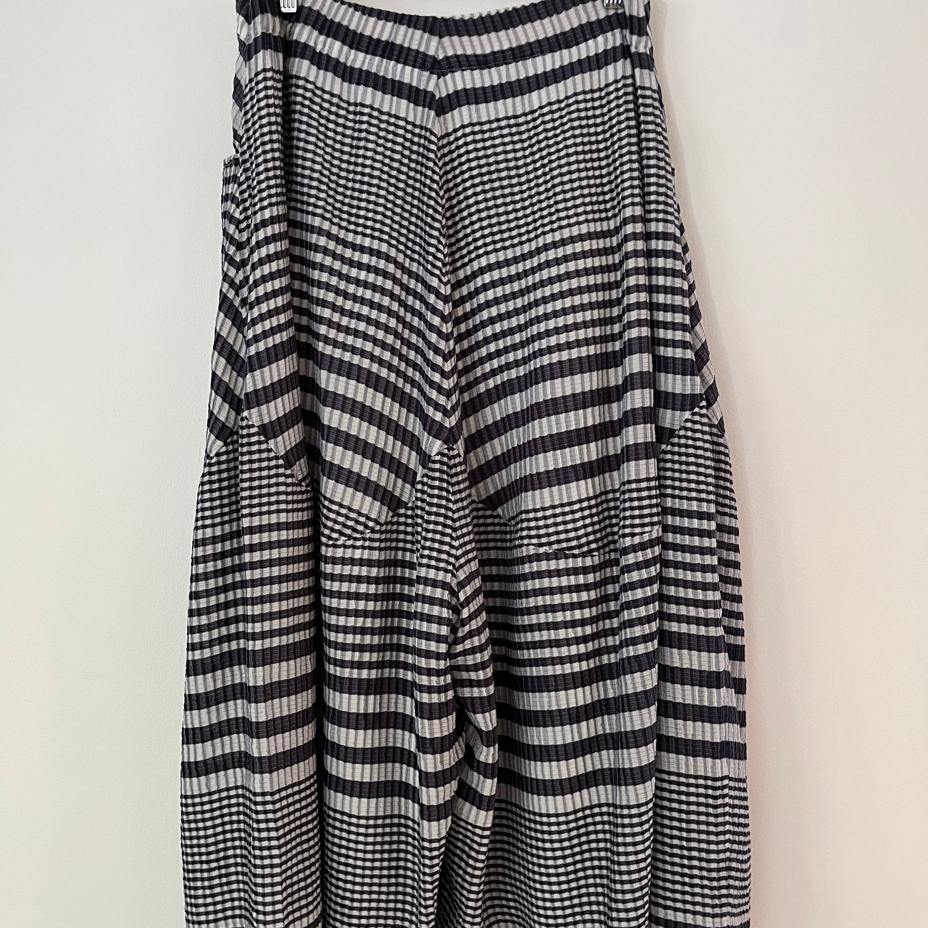 Alpha60 Wide Leg Cropped Pants Size S.