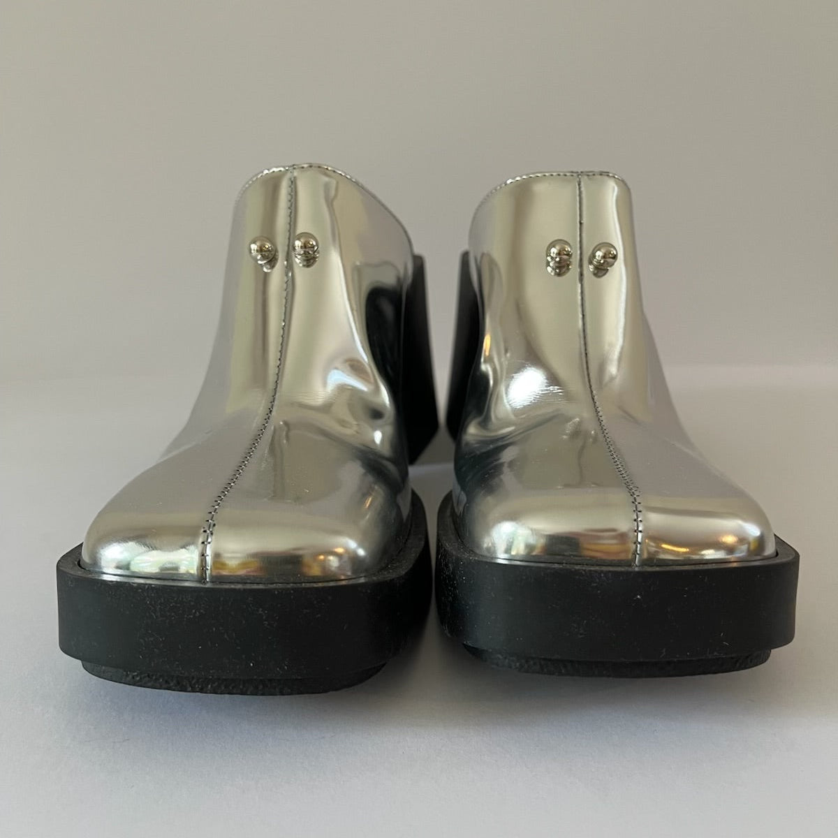 Justine Clenquet BNWB RAYA Mules in Silver Size IT37/US7/UK4.