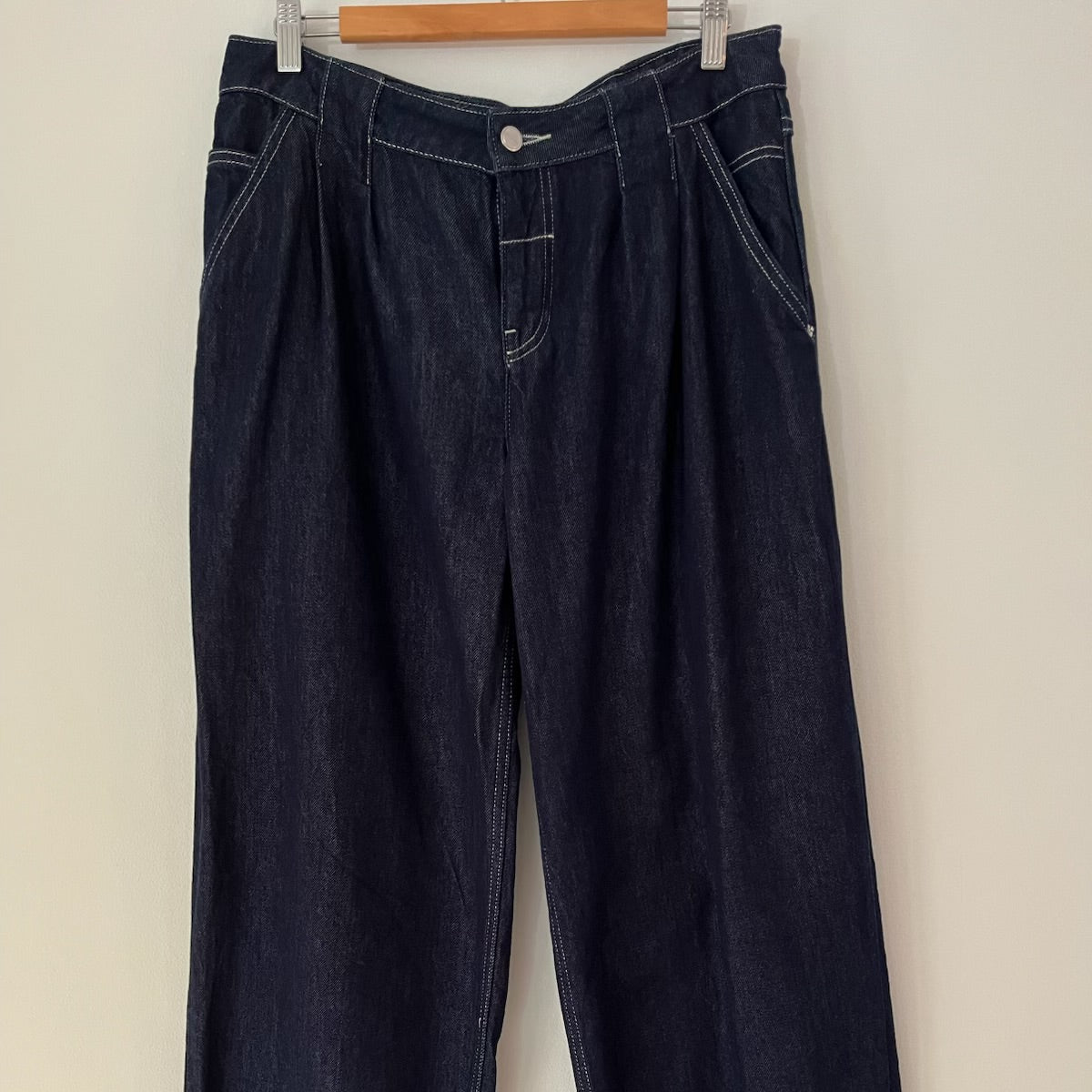 Peachy Den PAMELA TUCK Jeans in Raw Indigo Size L.