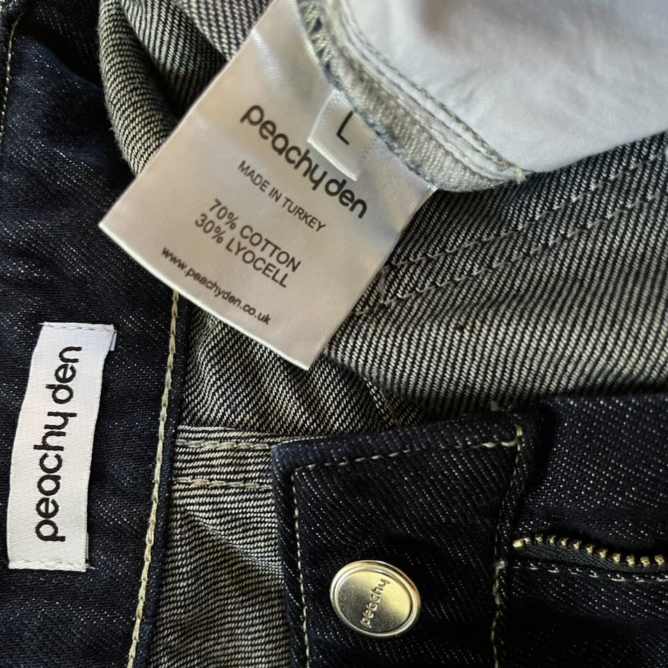 Peachy Den PAMELA TUCK Jeans in Raw Indigo Size L.