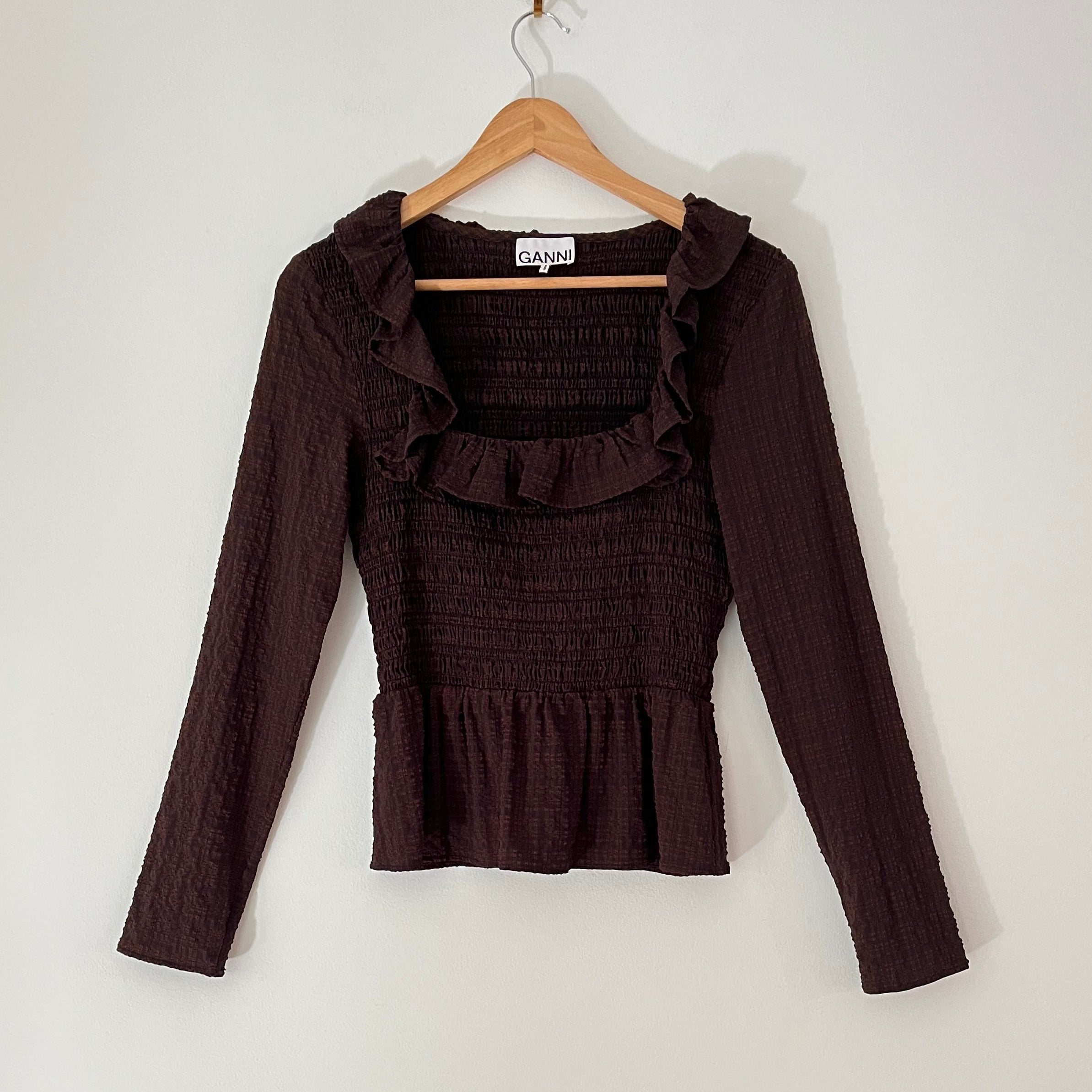 Ganni Smocked Seersucker Blouse in Chicory Coffee Size 36/S.