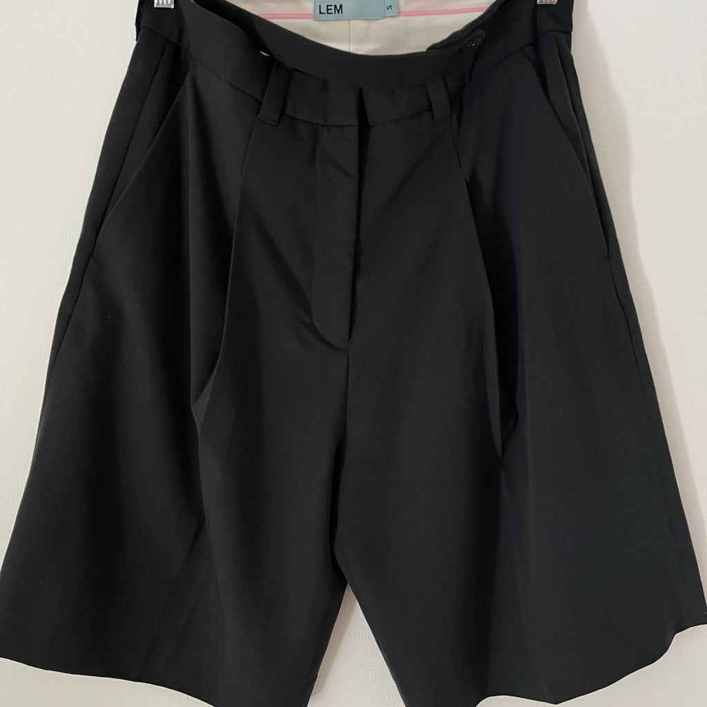 LEM JORJA Double Waistband Tailored Bermuda Shorts Size S.