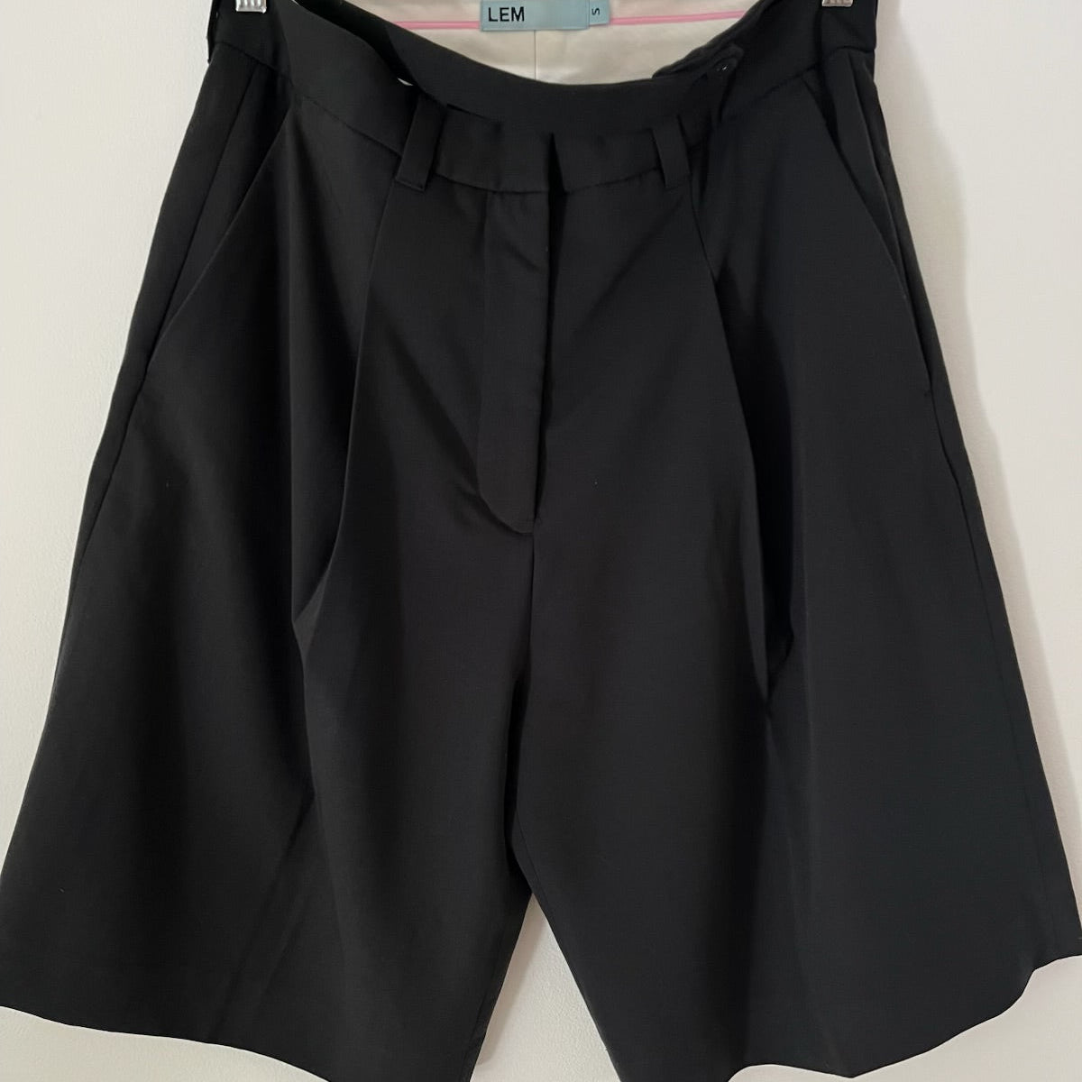 LEM JORJA Double Waistband Tailored Bermuda Shorts Size S.