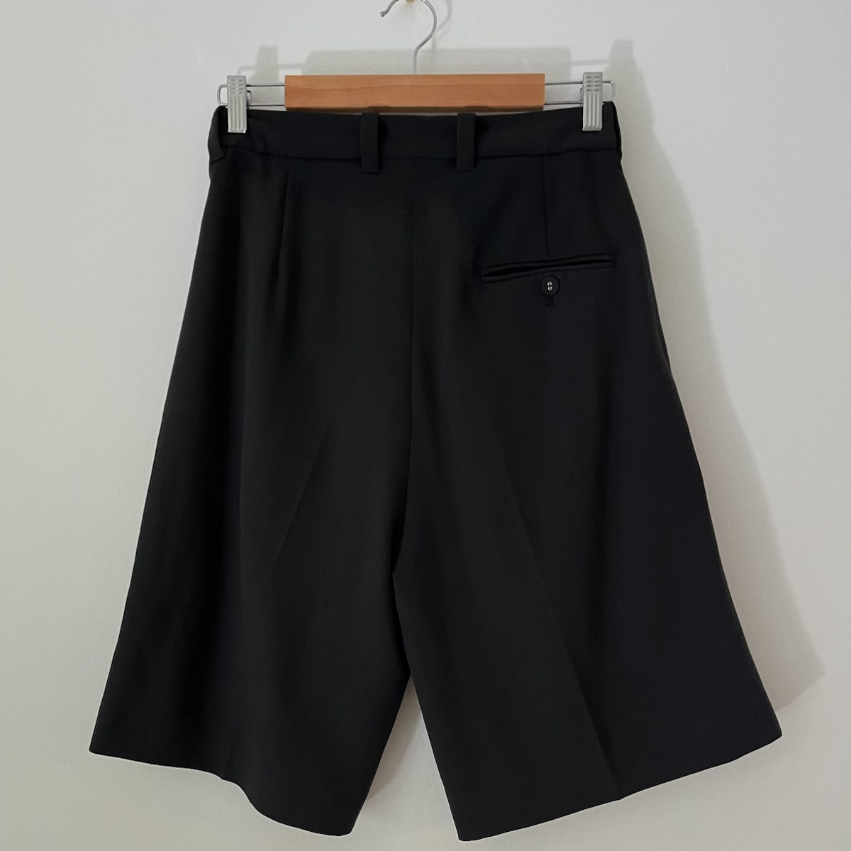LEM JORJA Double Waistband Tailored Bermuda Shorts Size S.