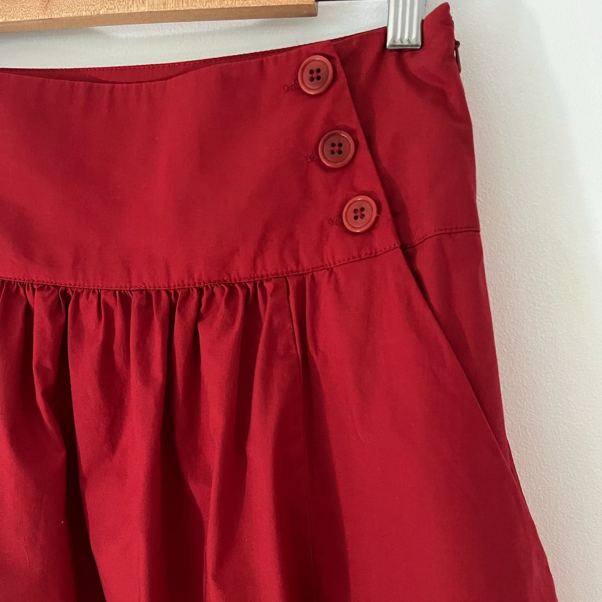 Toast Cotton Skirt in Cardinal Red Size 8.