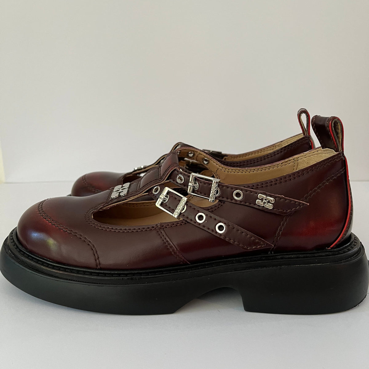 Ganni EVERYDAY BUTTERFLY Mary Janes Size 38.
