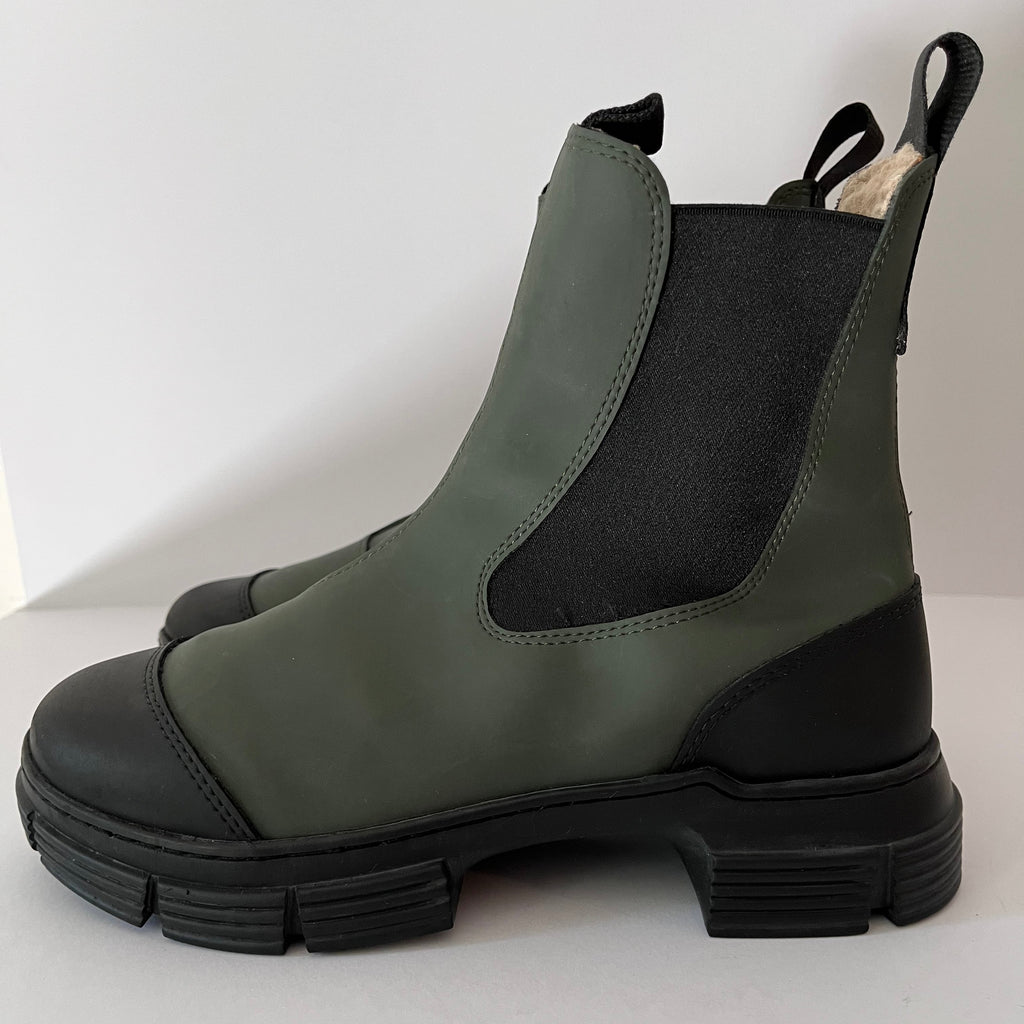 Ganni Faux Fur Lined/Rubber Chelsea Boot In Forest Night Size 37/AU6.