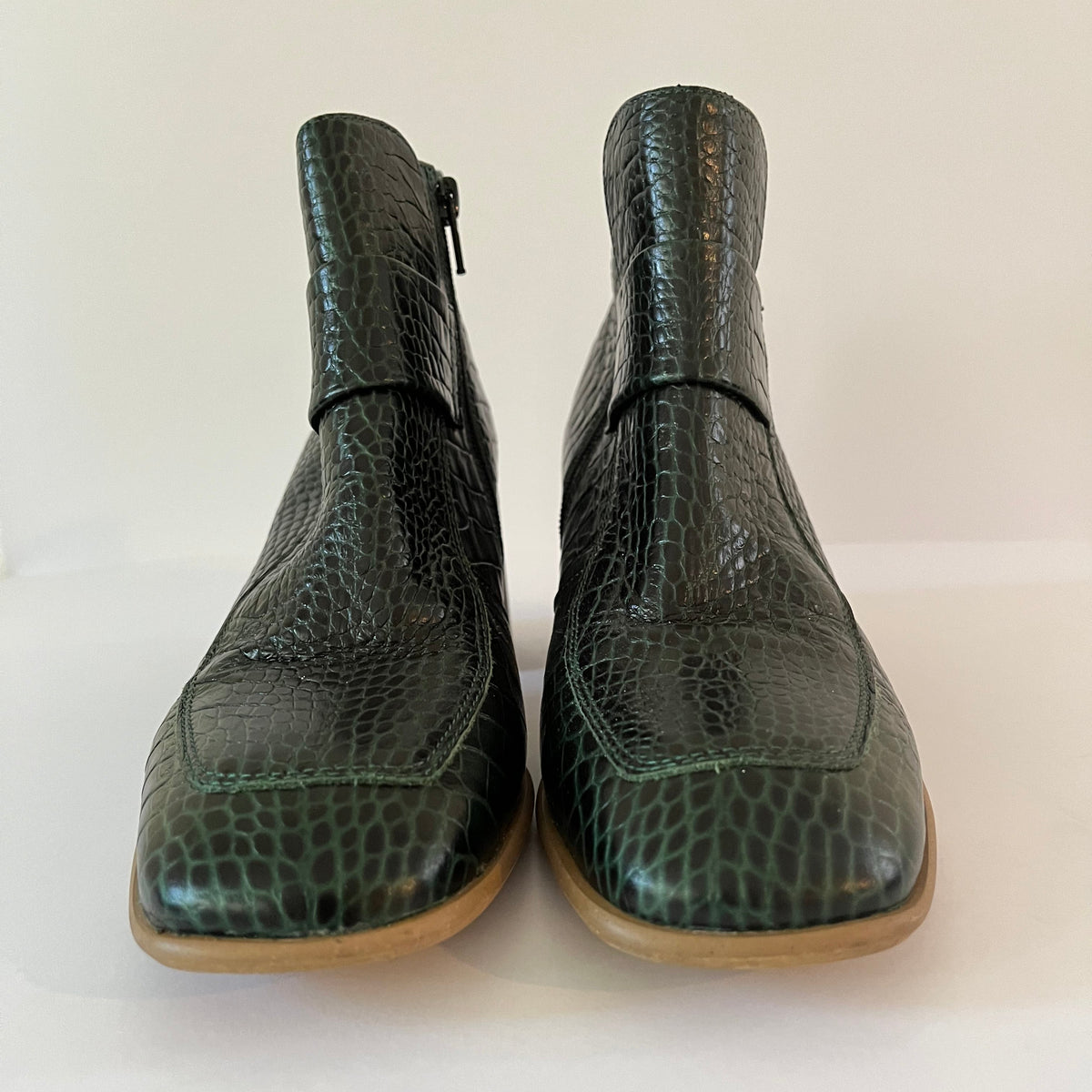 Miista E8 ELIN Boots in Croc Size 38.