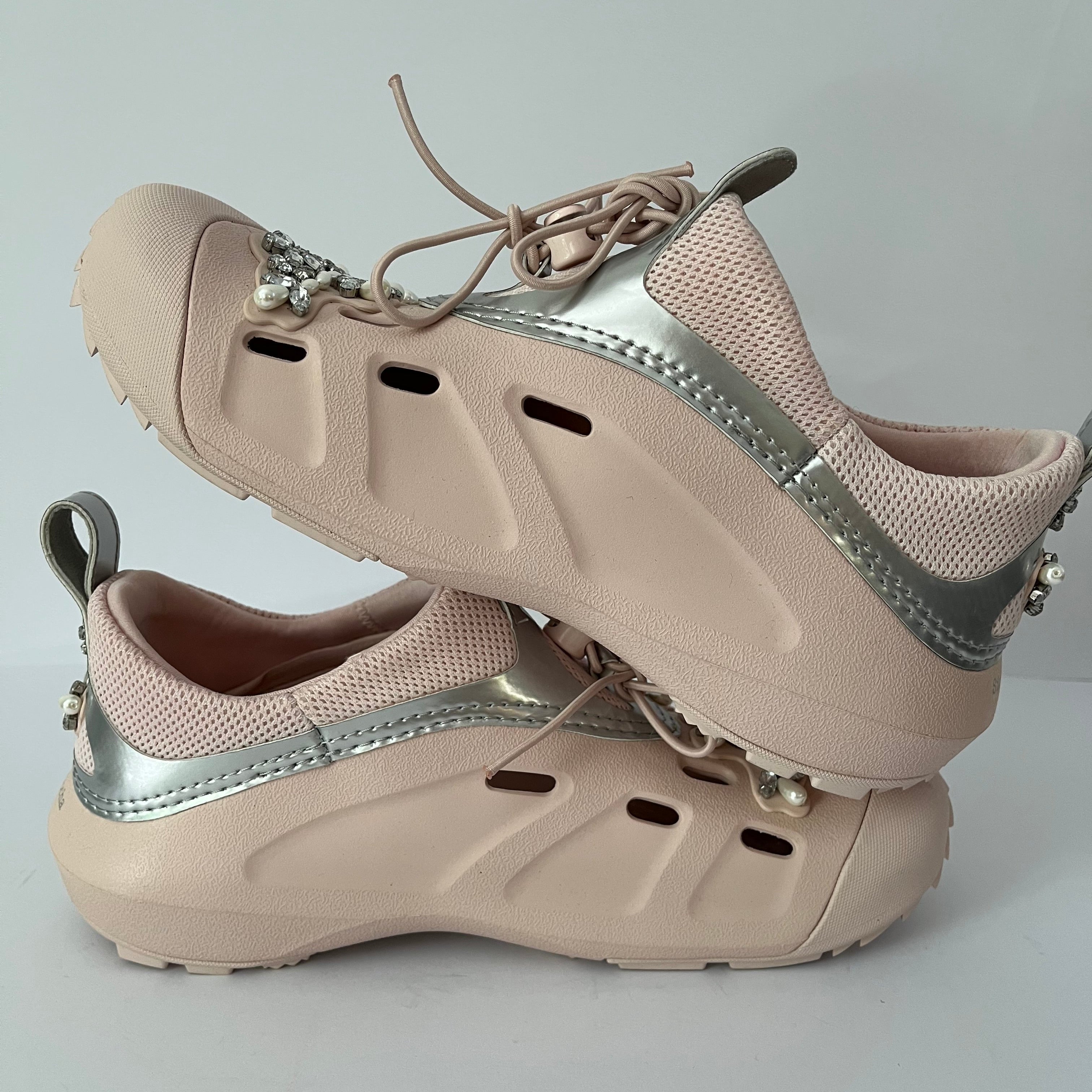 Simone Rocha x Crocs QUICK TRAIL Clogs in Quartz.