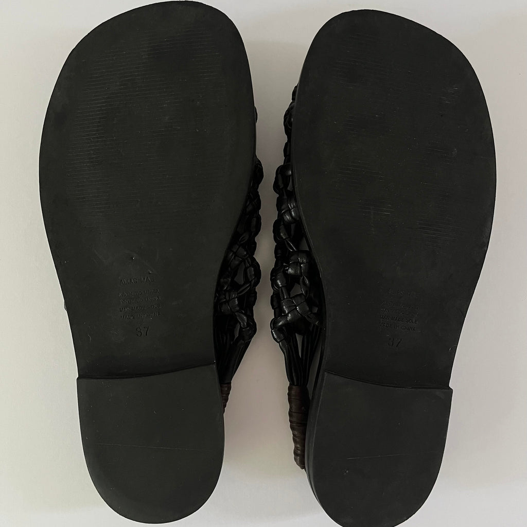 Alias Mae ELKI Sandal Flats Size 37.