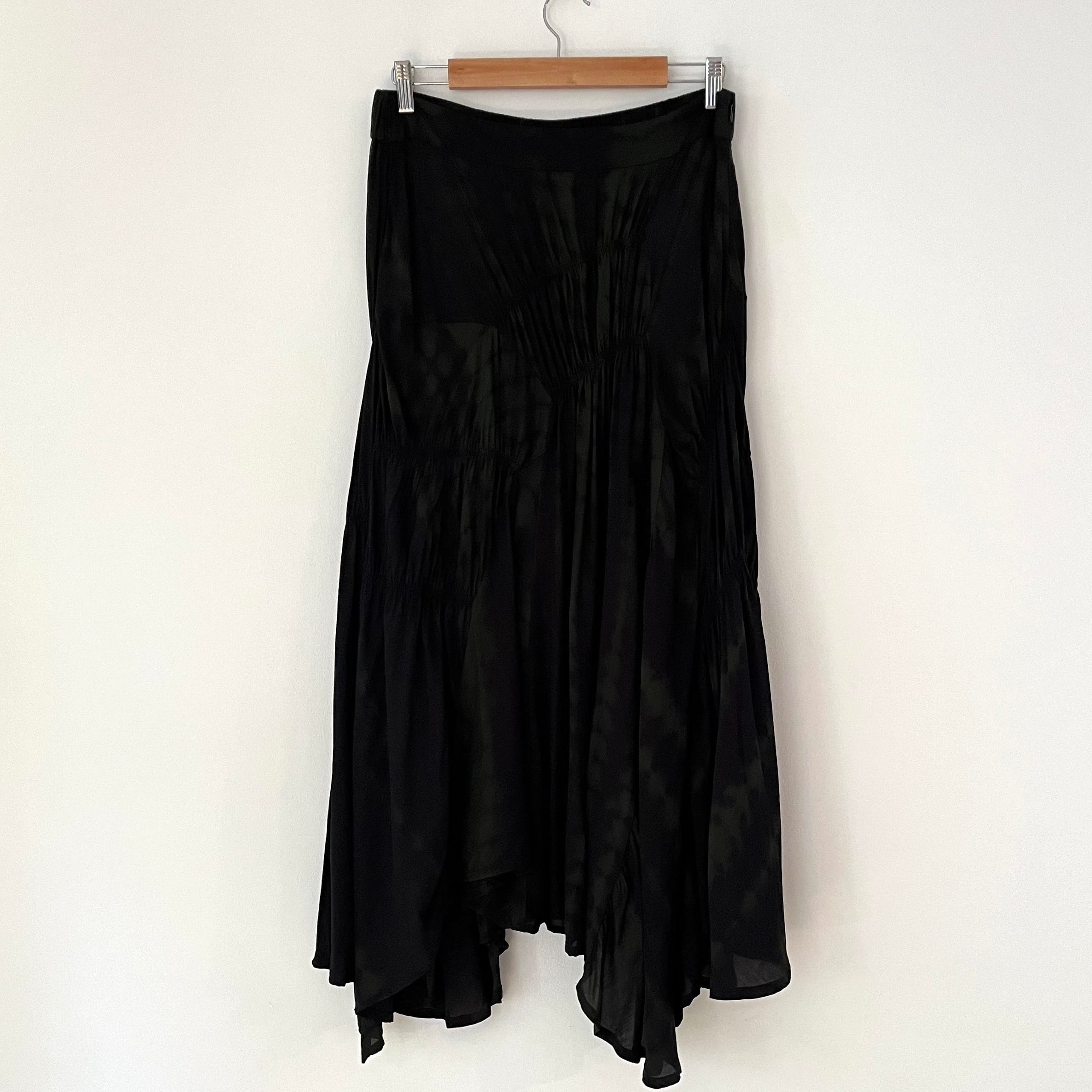 Alpha60 RAVEN Skirt in Black/Moss Size M.