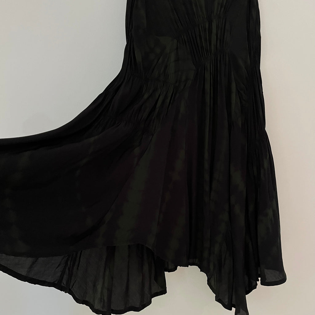 Alpha60 RAVEN Skirt in Black/Moss Size M.