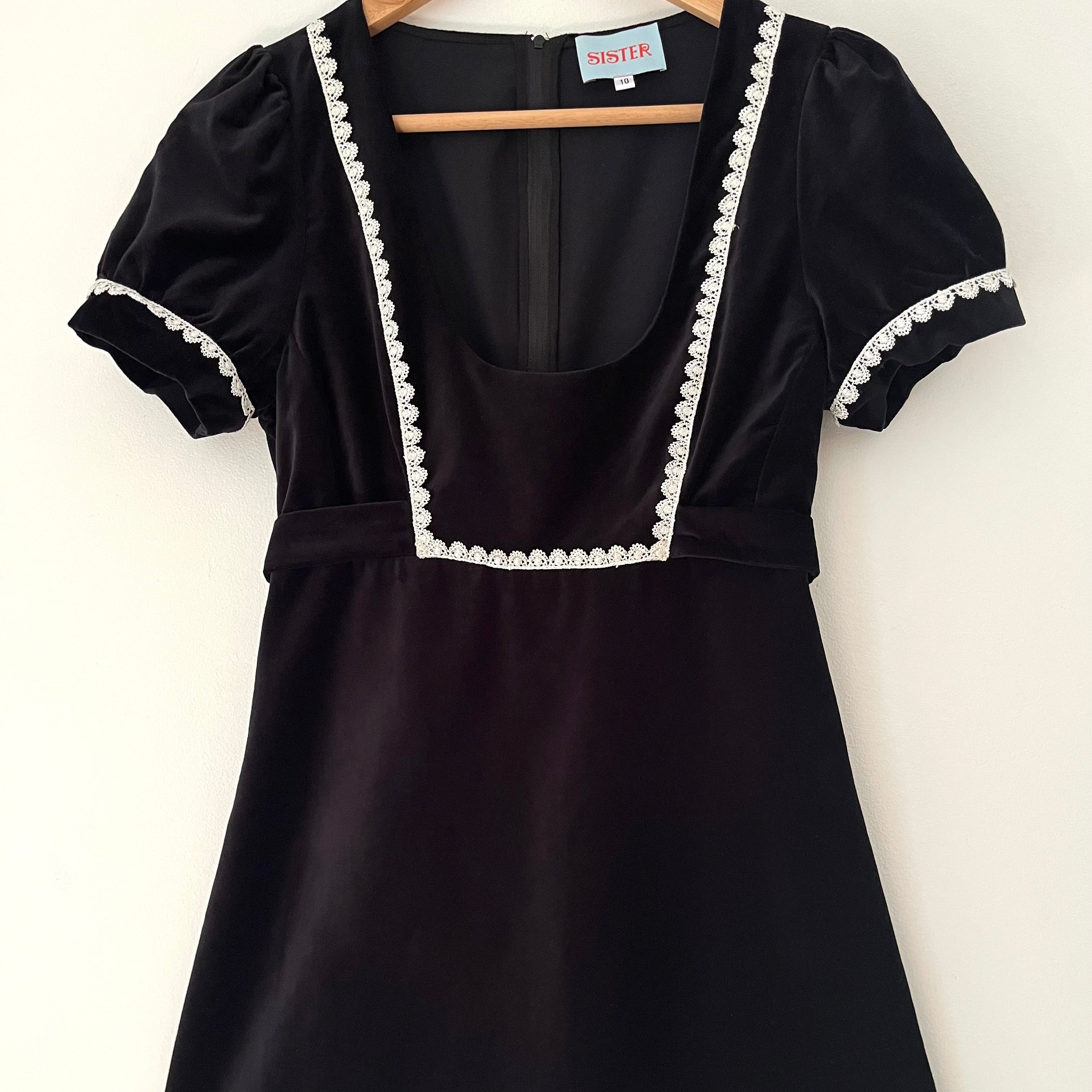 Sister Studios WEDNESDAY Dress Size 10.