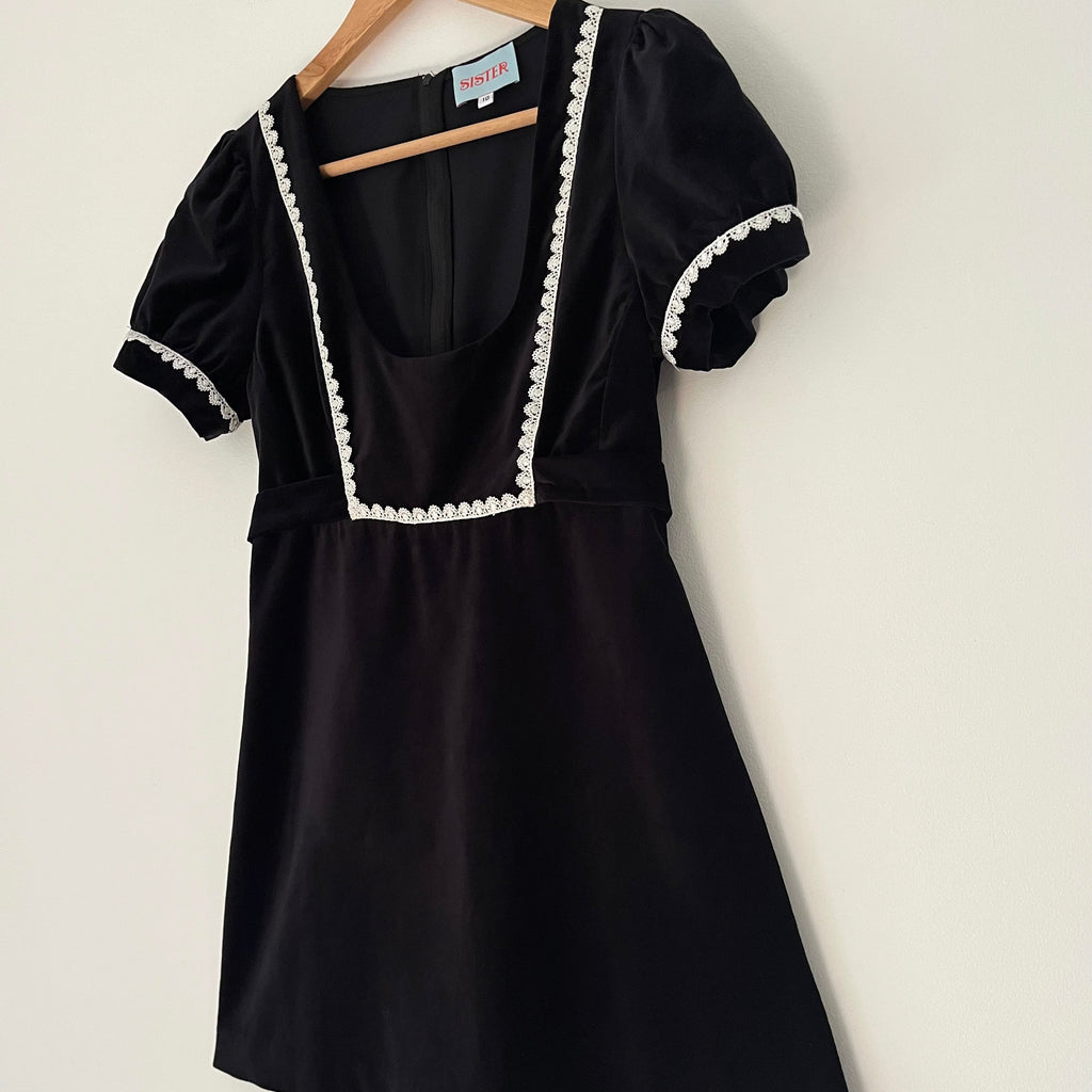 Sister Studios WEDNESDAY Dress Size 10.