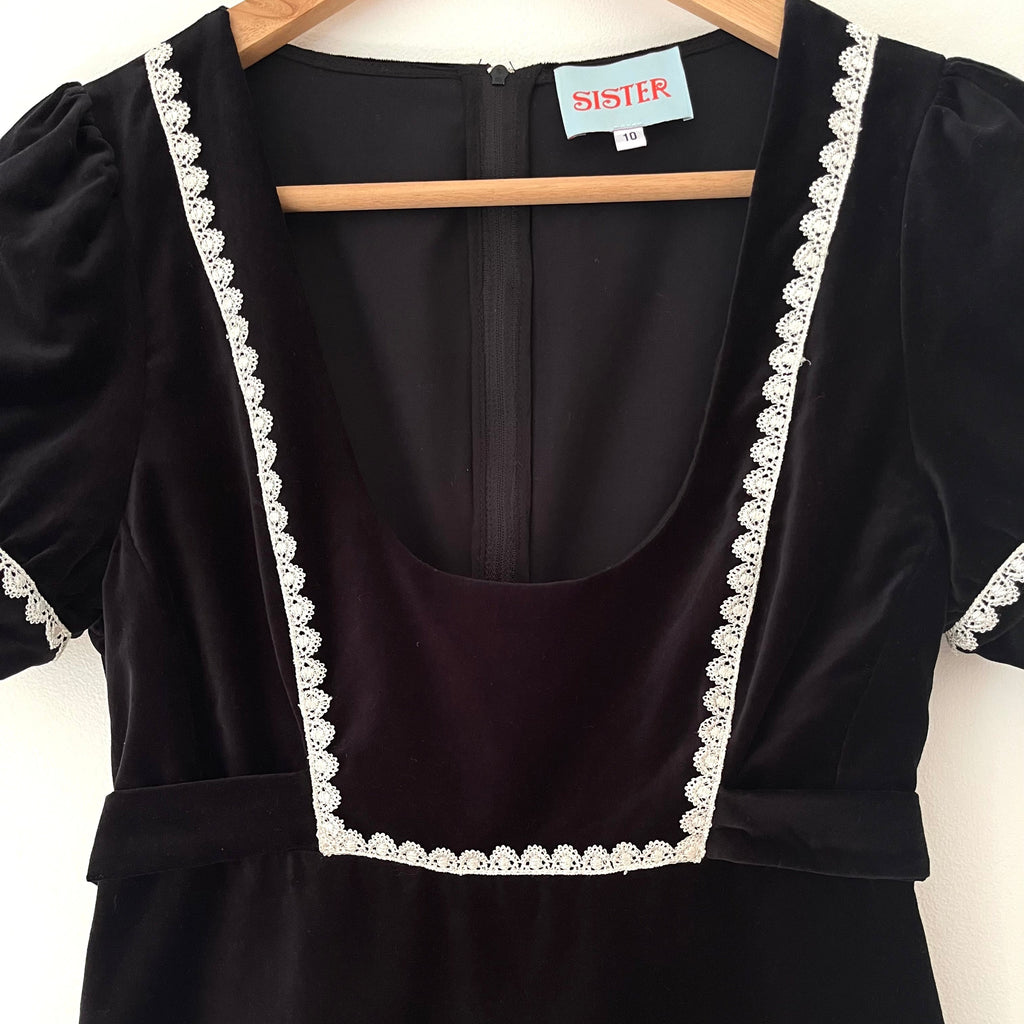Sister Studios WEDNESDAY Dress Size 10.