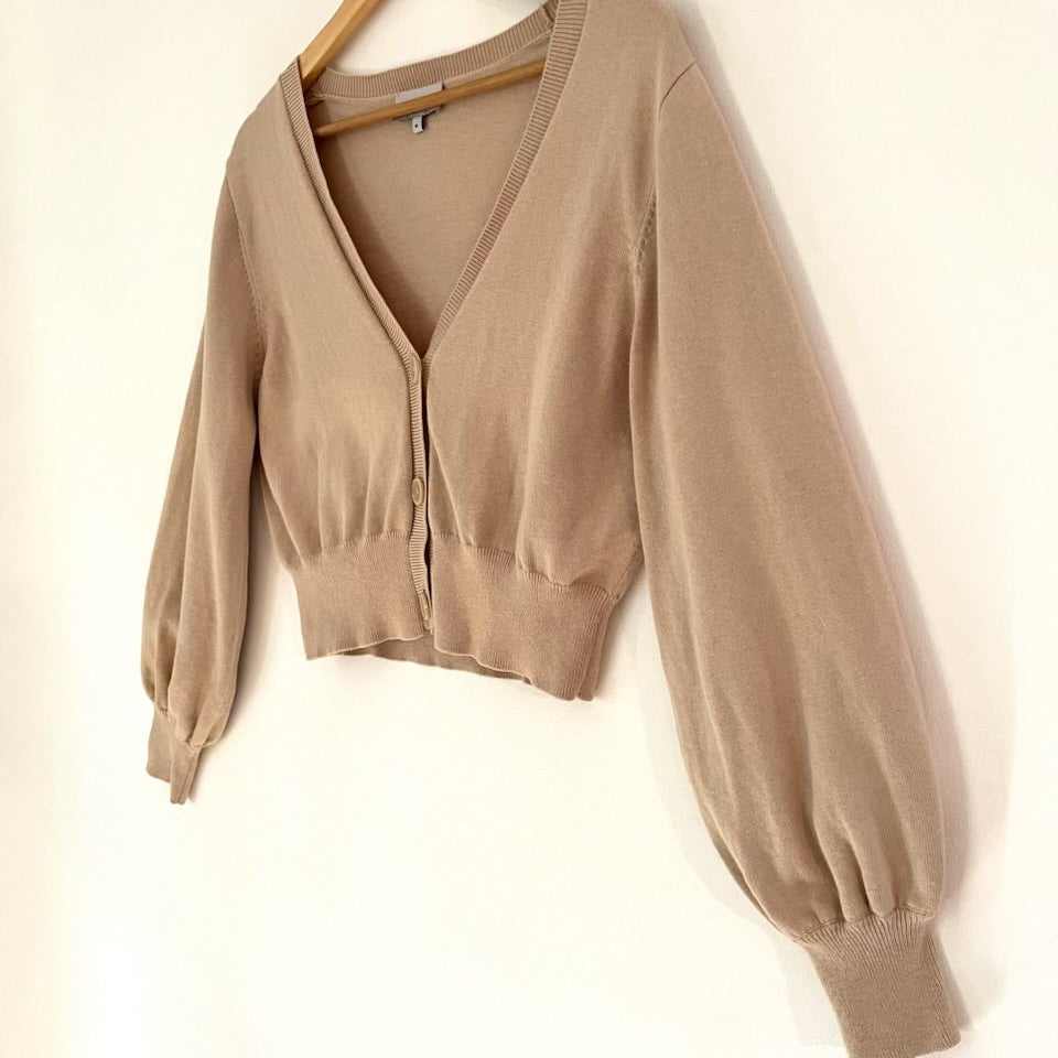 Ginia Cropped Cardigan in Oatmeal Size M.
