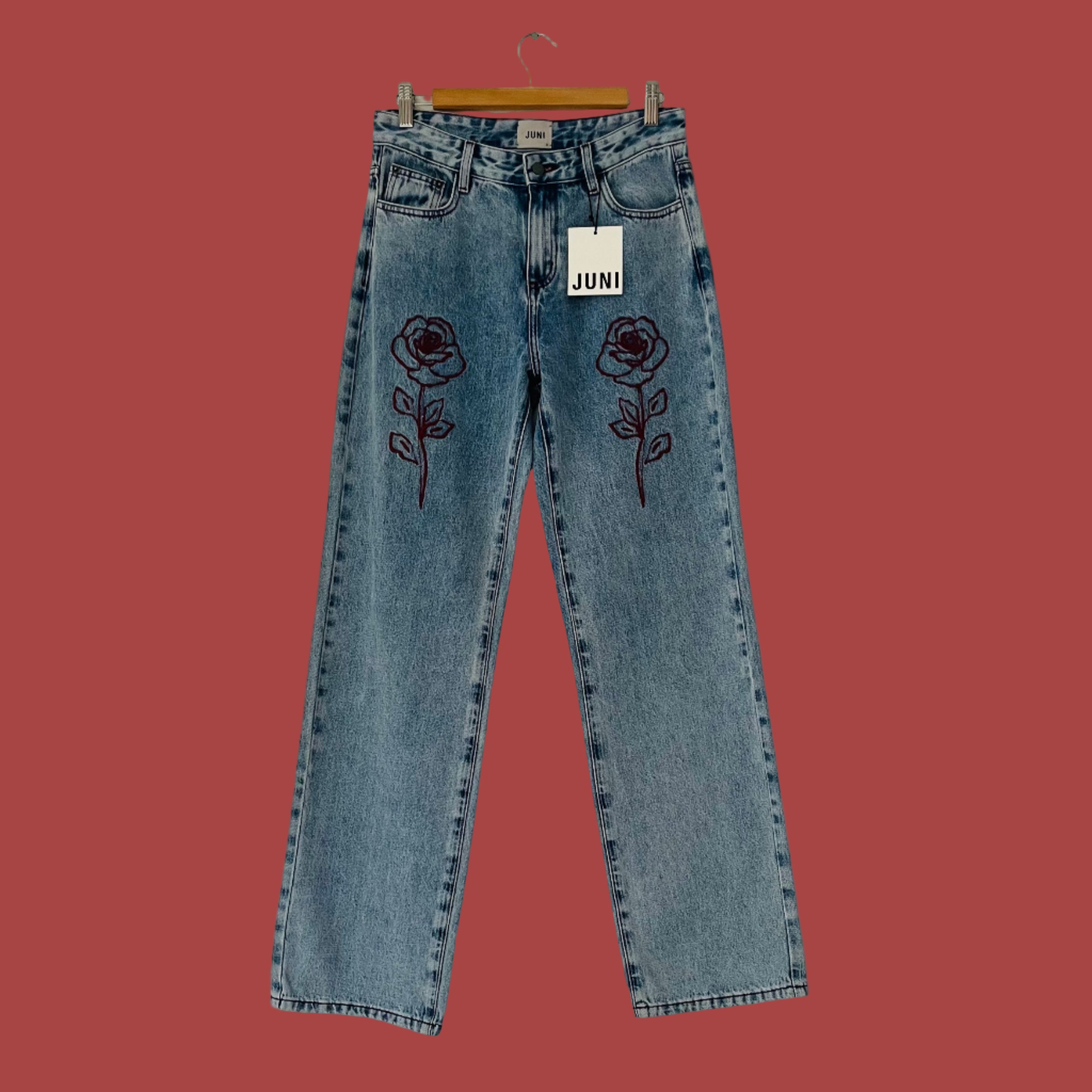 Juni TAYLOR BNWT Jeans in Rose Embroidery.