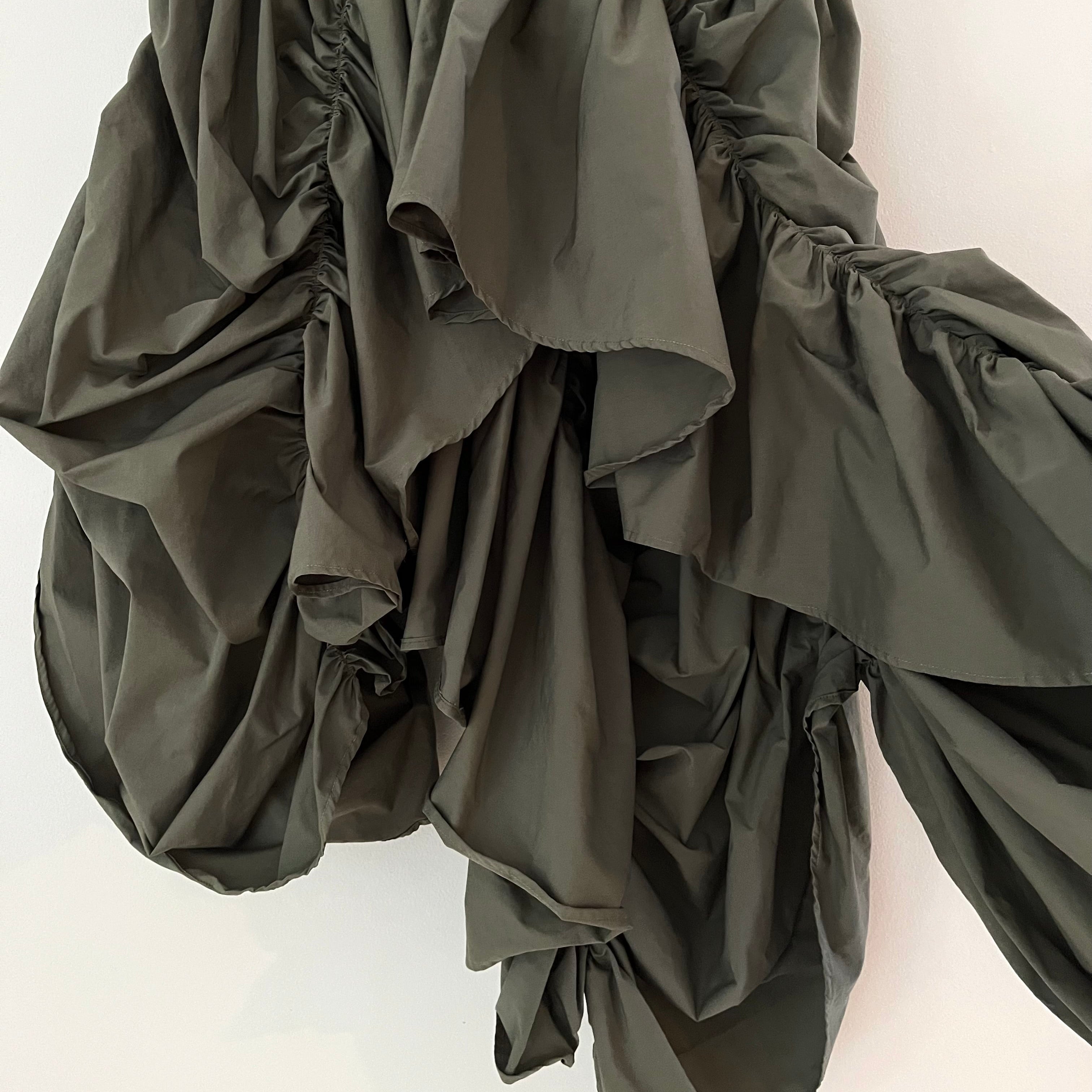 Caspar The Label VENUS Maxi Skirt in Green Size XS/S.