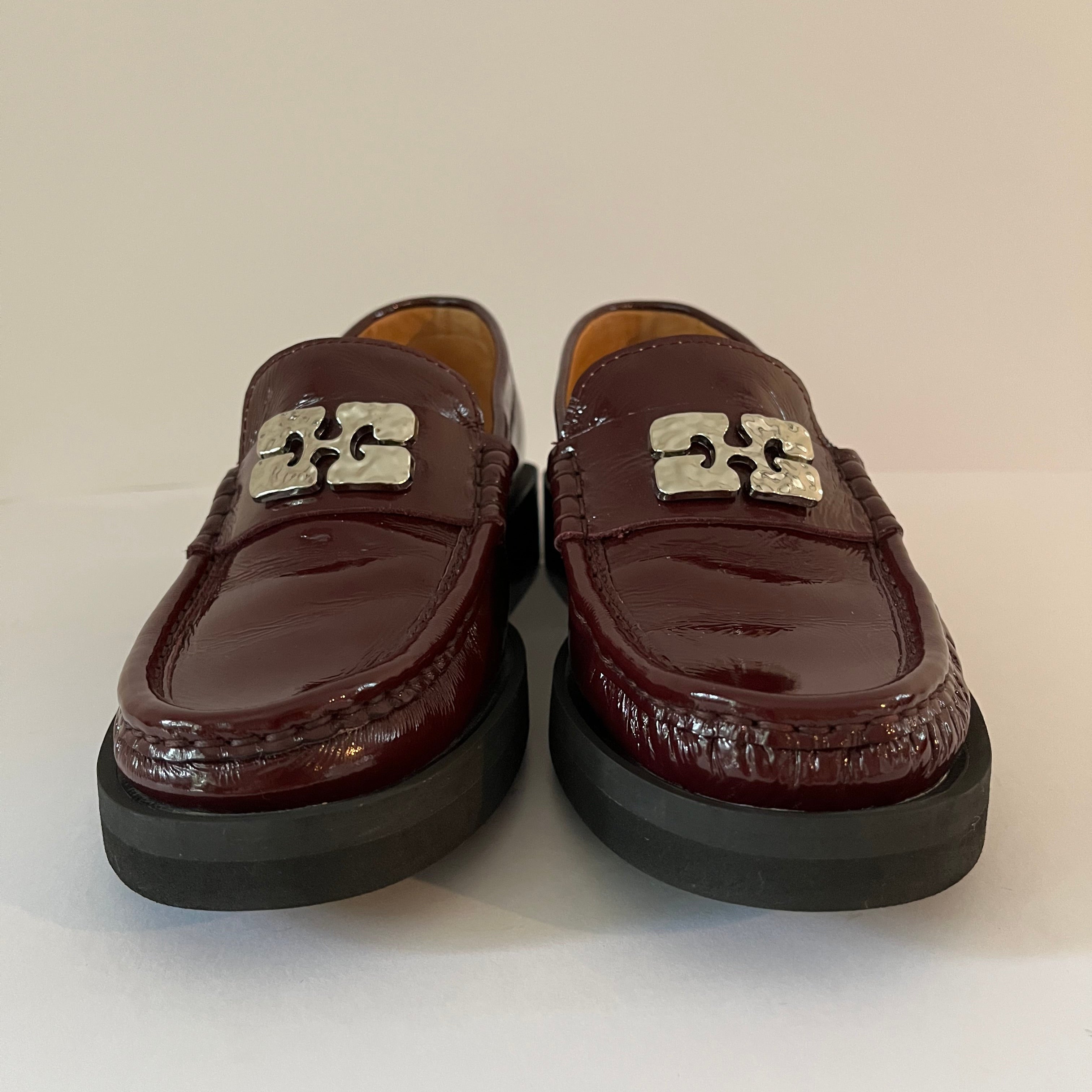 Ganni BUTTERFLY Loafers in Burgundy Size 38.