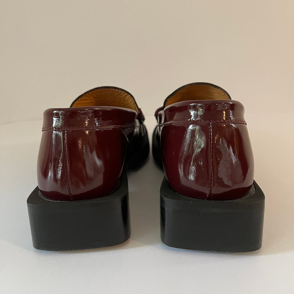Ganni BUTTERFLY Loafers in Burgundy Size 38.