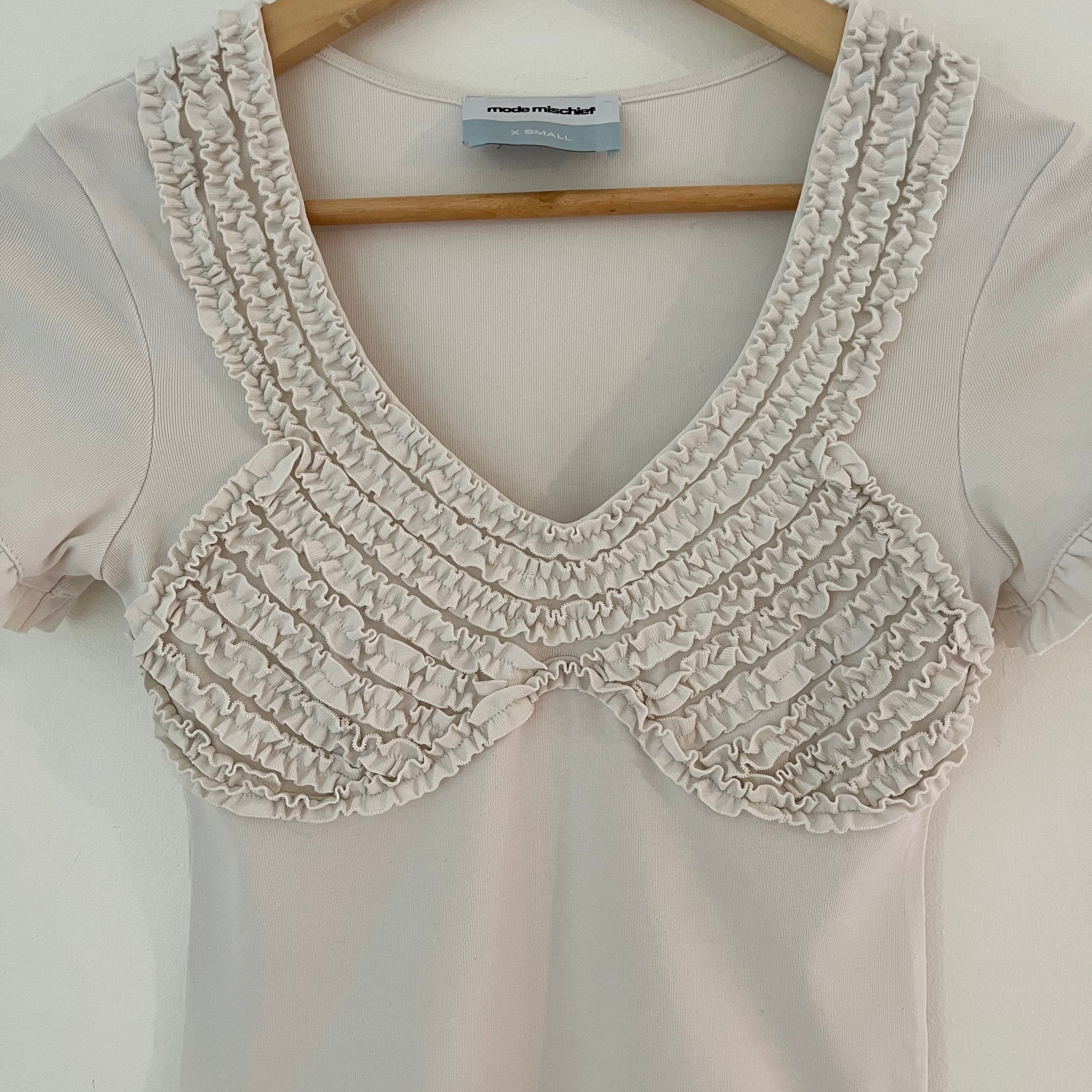 Mode Mischief LULU Ruffle Tee in Cream Size XS.