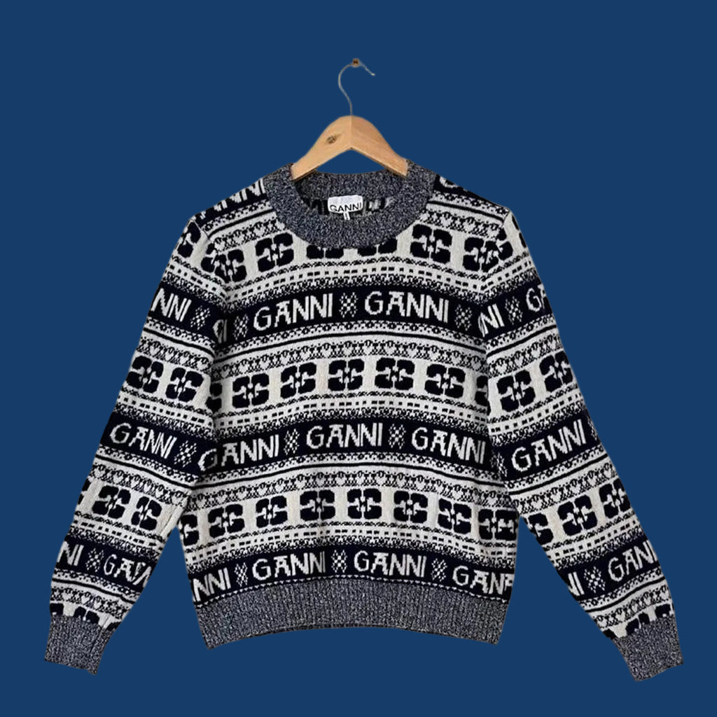 Ganni O-neck Logo Sweater in Sky Captain.