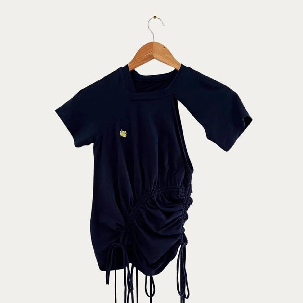 Karla Laidlaw Ruched Short Sleeve Top in Navy Size S.