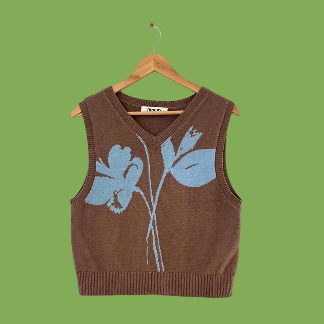 Venroy Floral Knit Vest in Blue Flower.