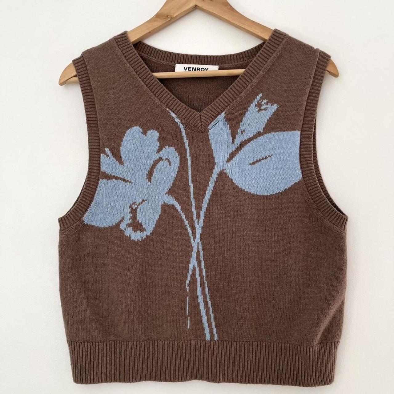 Venroy Floral Knit Vest in Blue Flower.